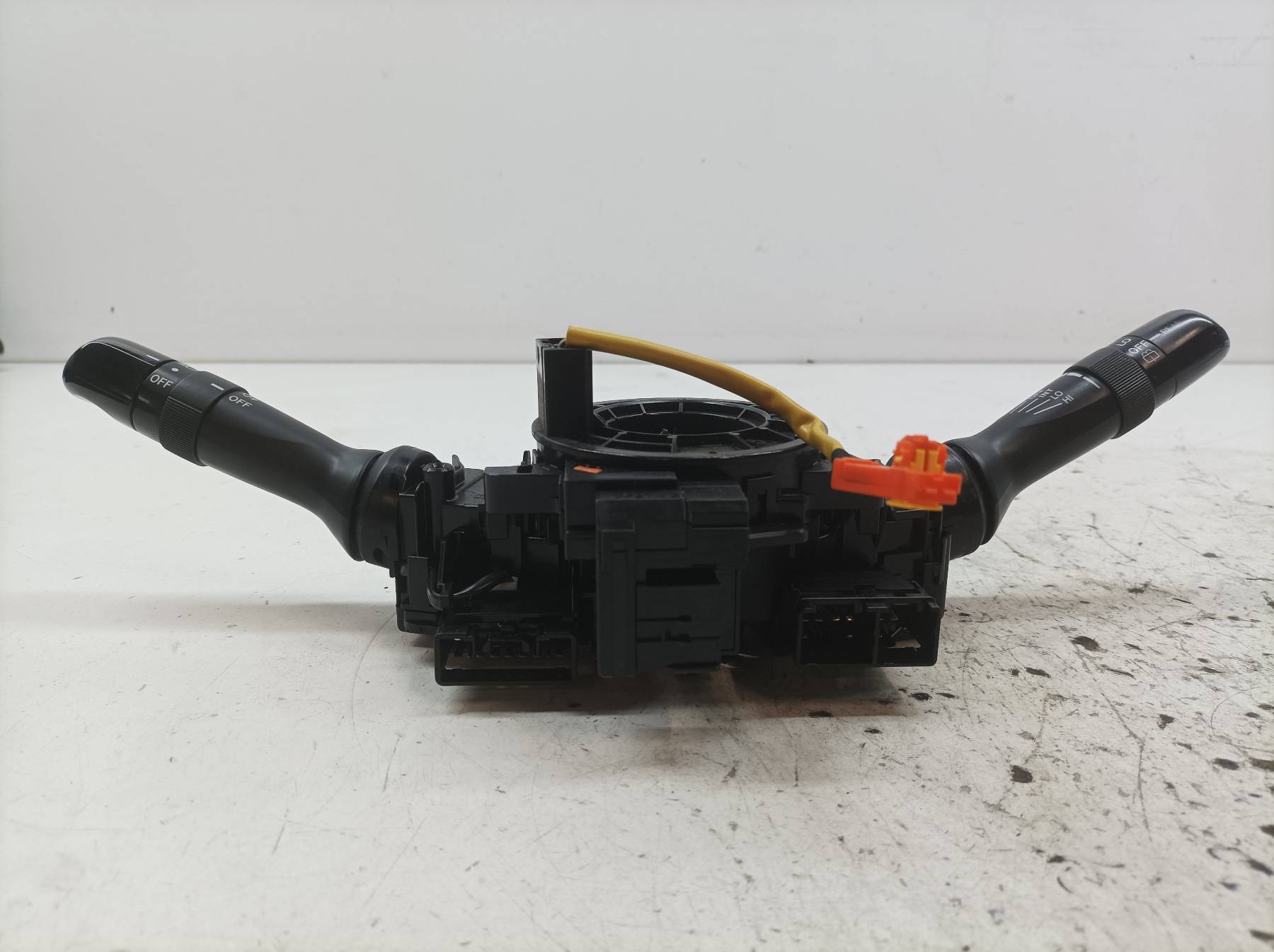 steering wheel levers and controls ring KPL Toyota Auris and (2006-2012)