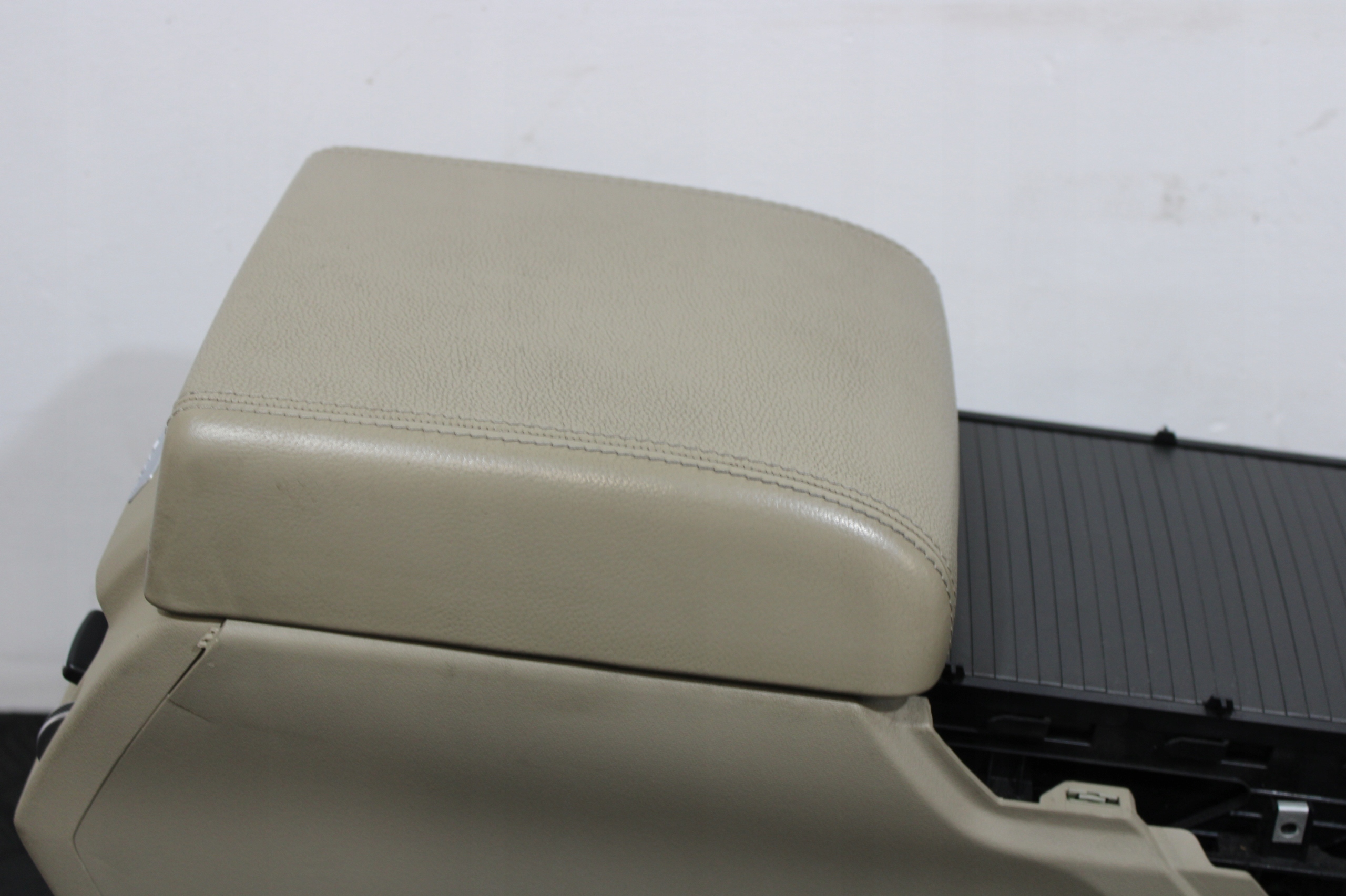 TUNEL central armrest LAND ROVER EVOQUE L538 LIFT