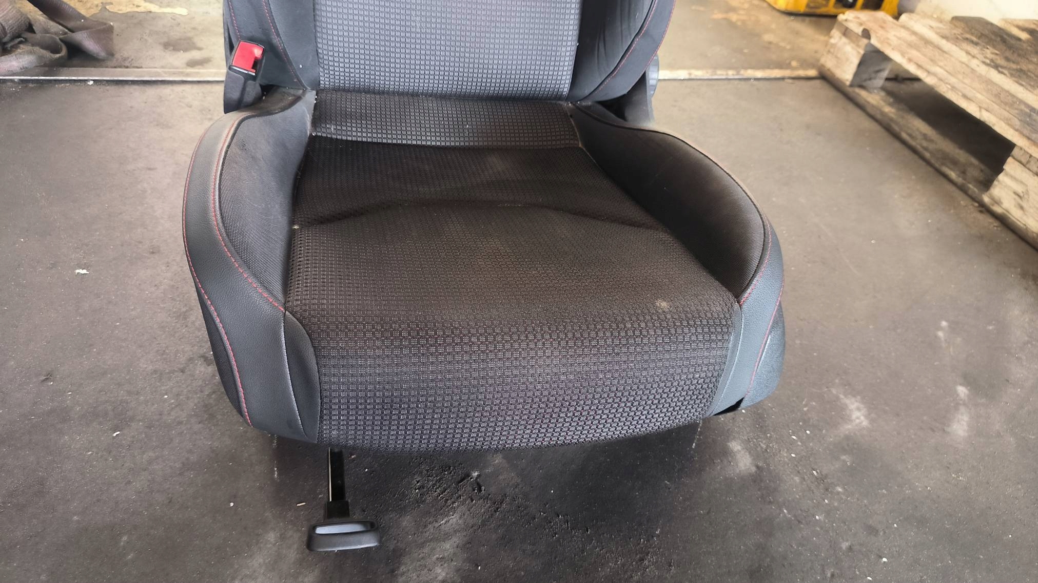 sitz vorne SEAT LEON III LIFT