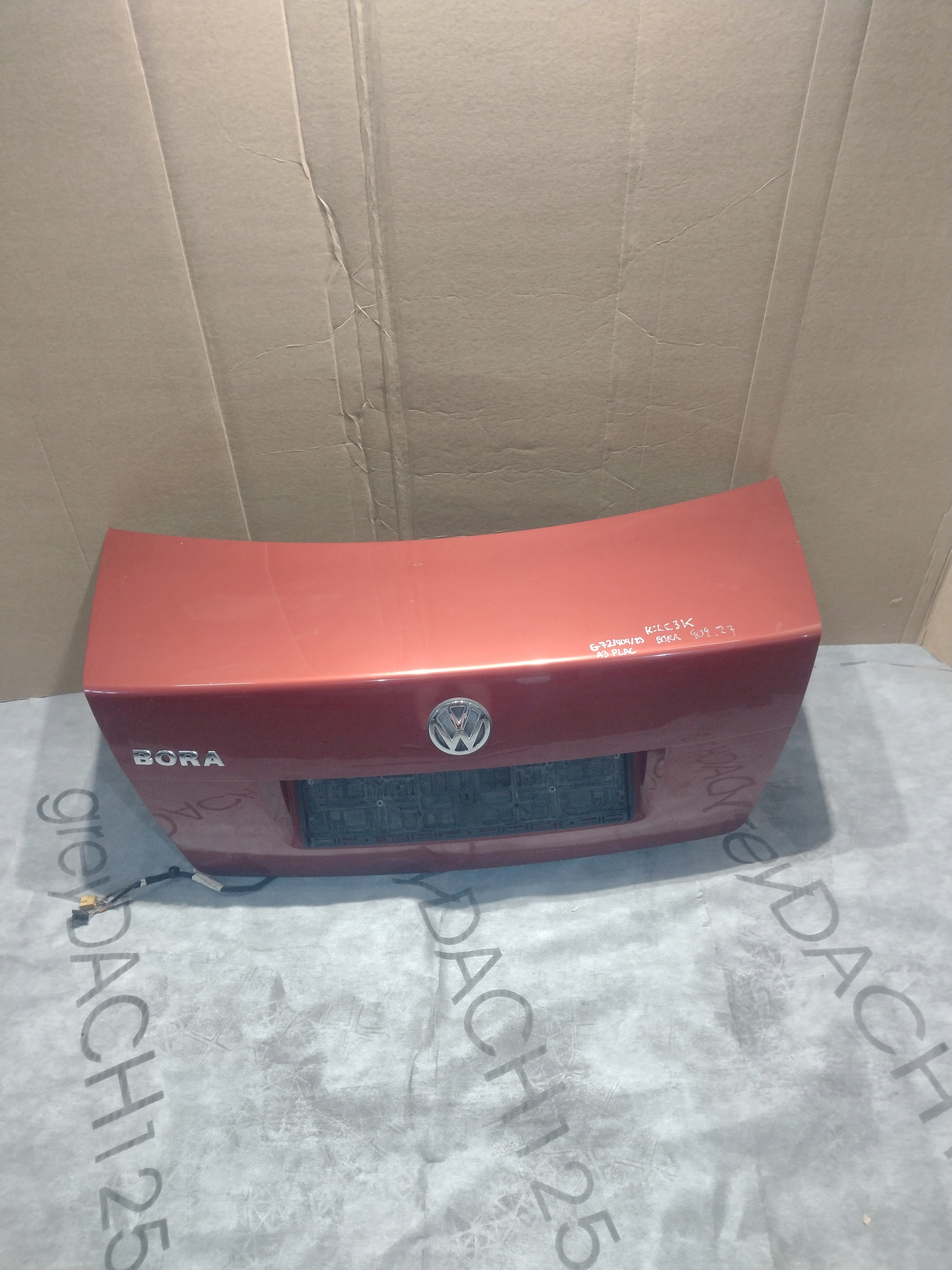trunk door boot Volkswagen Bora sedan k:LC3K