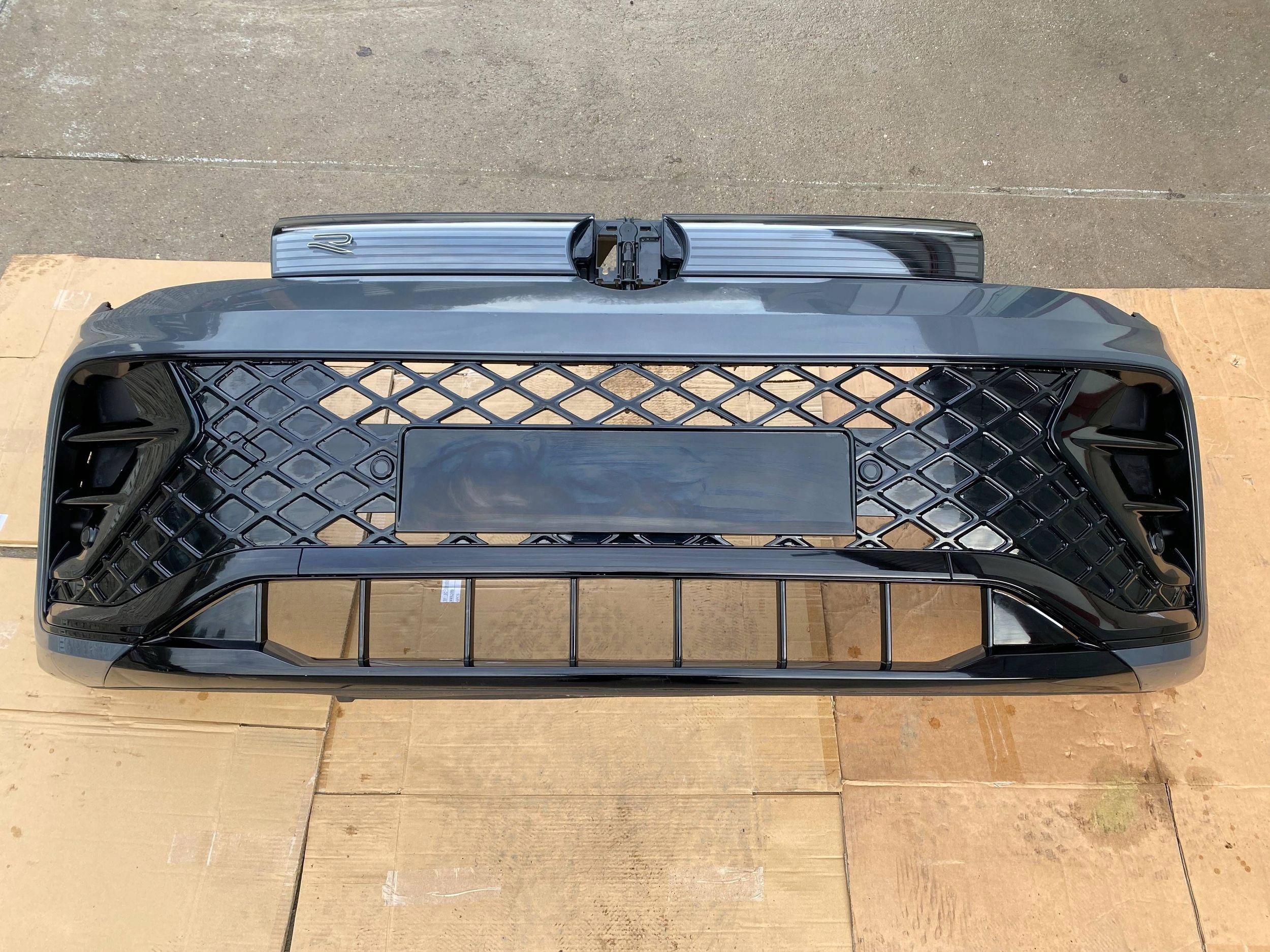 VW TIGUAN III 571 R-LINE complete bumper front front LED PDC BLACK LC7Q