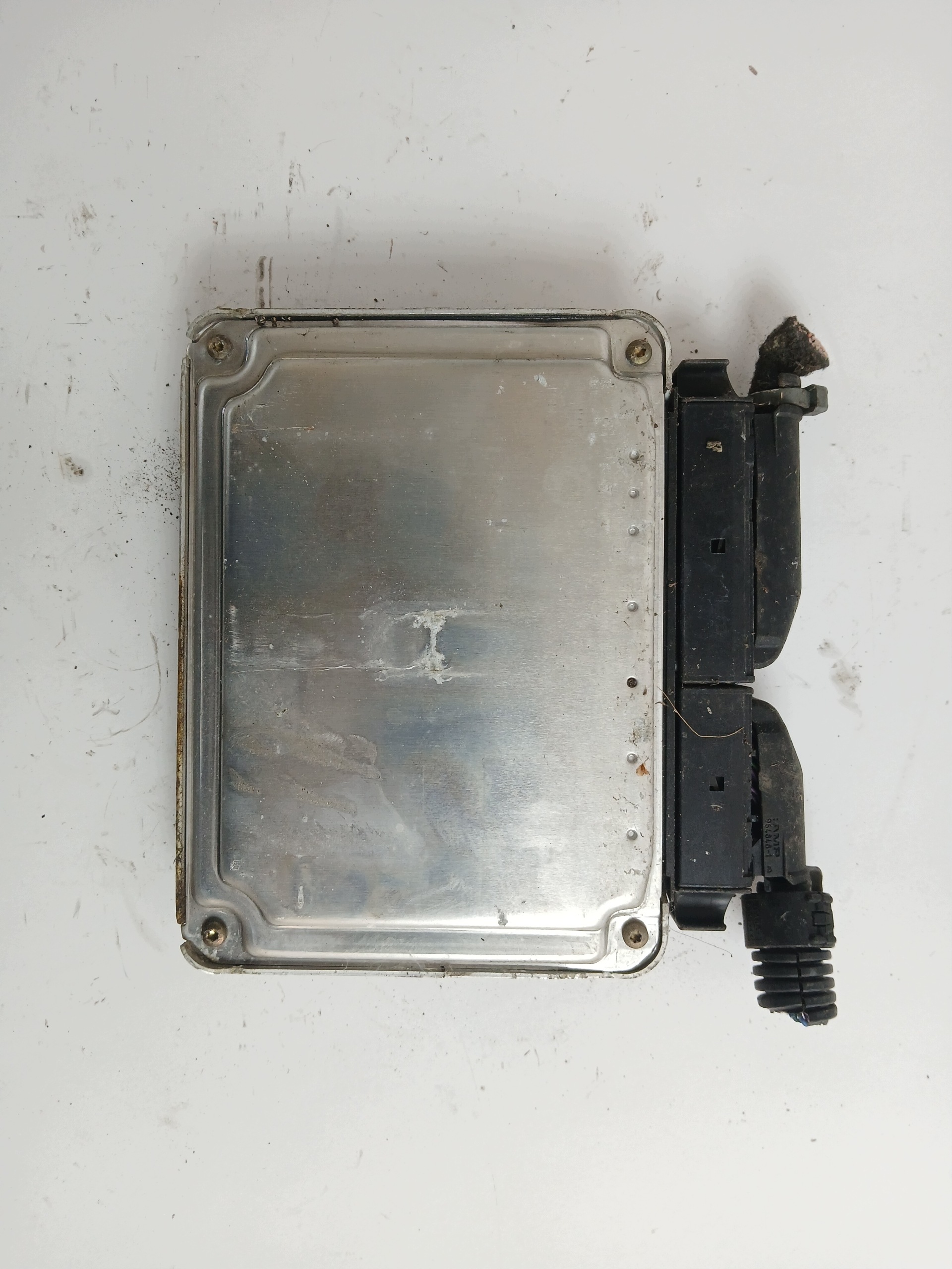 SKODA OCTAVIA and 2.0 control unit of the engine 06A906032LB