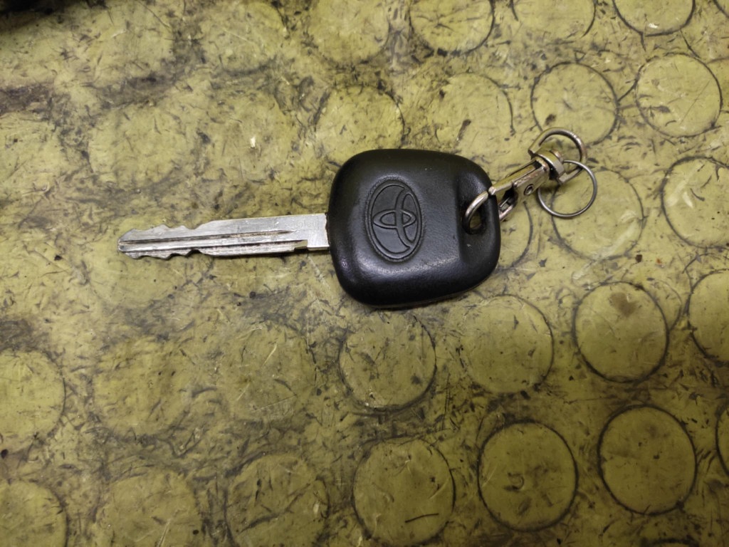 TOYOTA COROLLA E12 accensione chiave 45020024