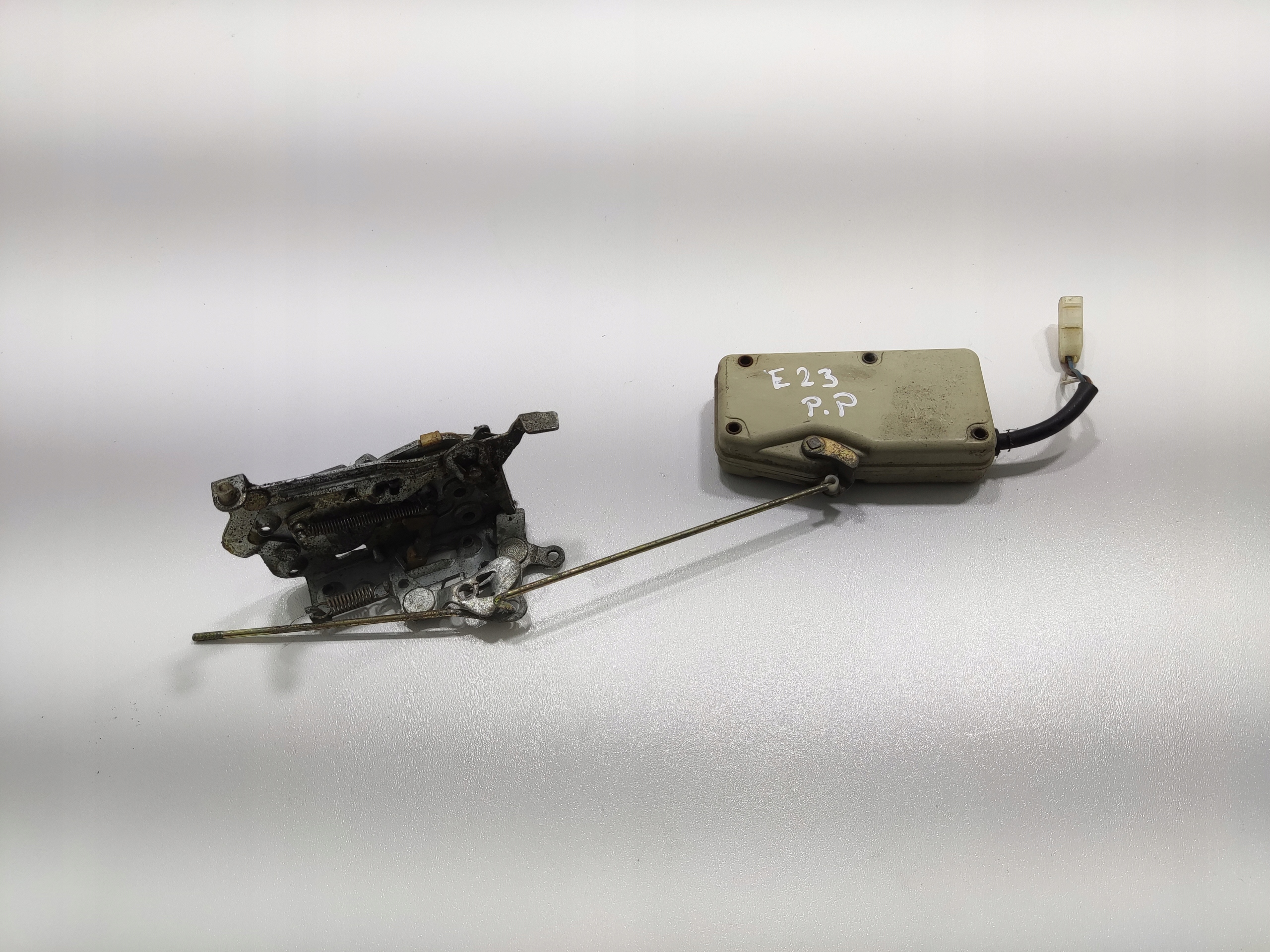 lock door right front front damper BMW 7 E23 1363595 1977-1986