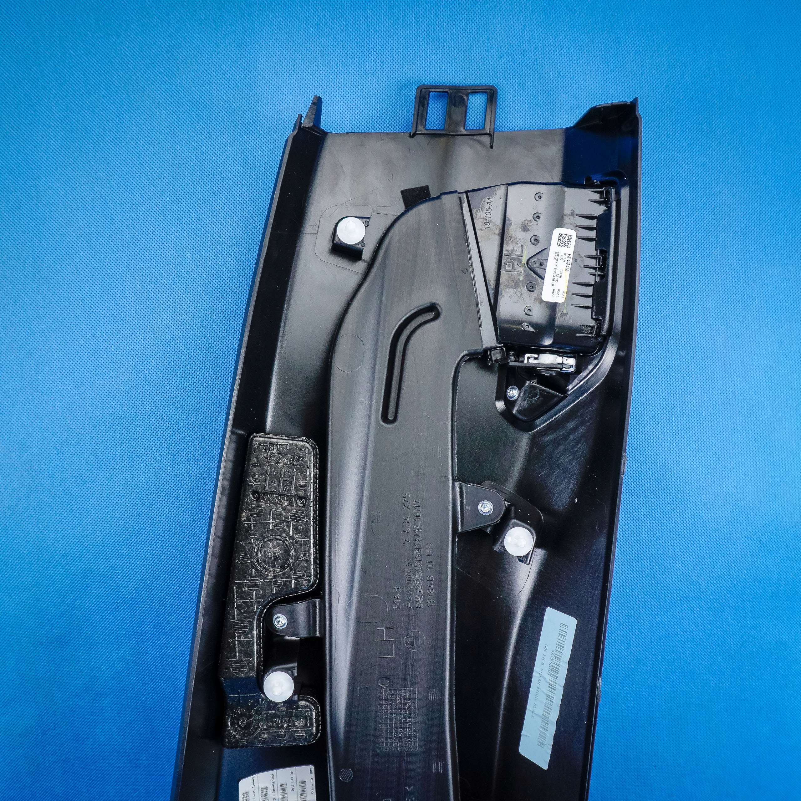 side cover slupka B left grid BMW X5 G05 4A2E6B7 7496417 7938675
