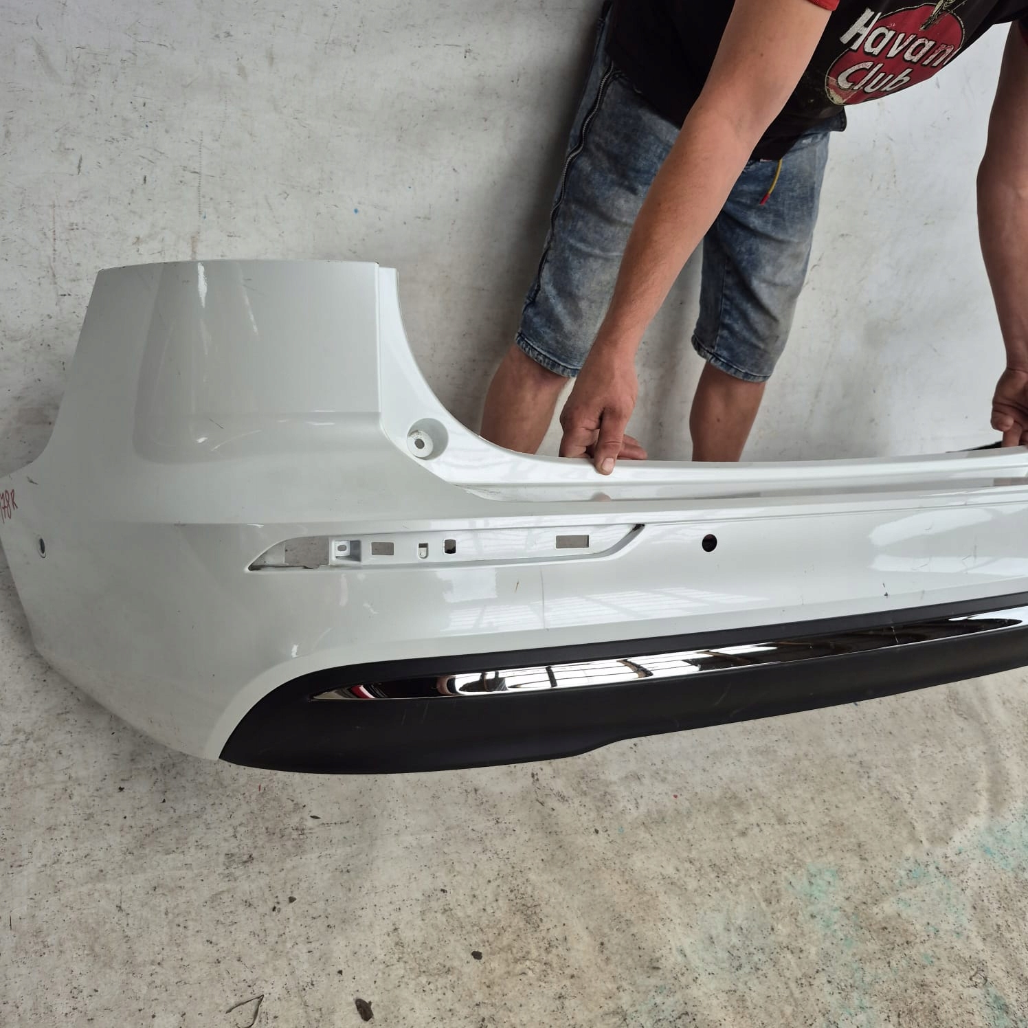 VOLVO V60 II 2 18- bumper rear part rear PDC