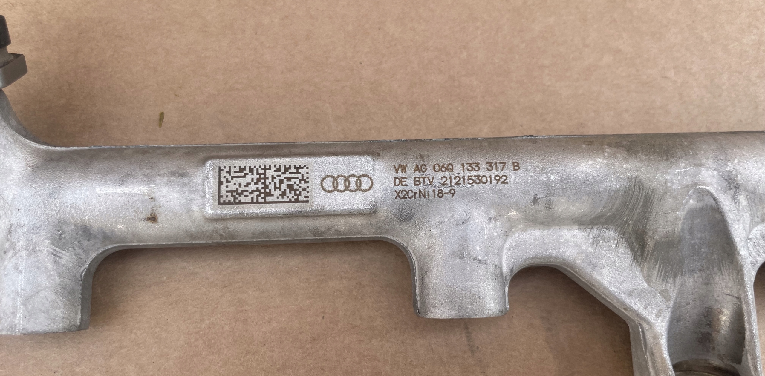 Rampe injection 06Q133317B VW SKODA AUDI IDEAL Original