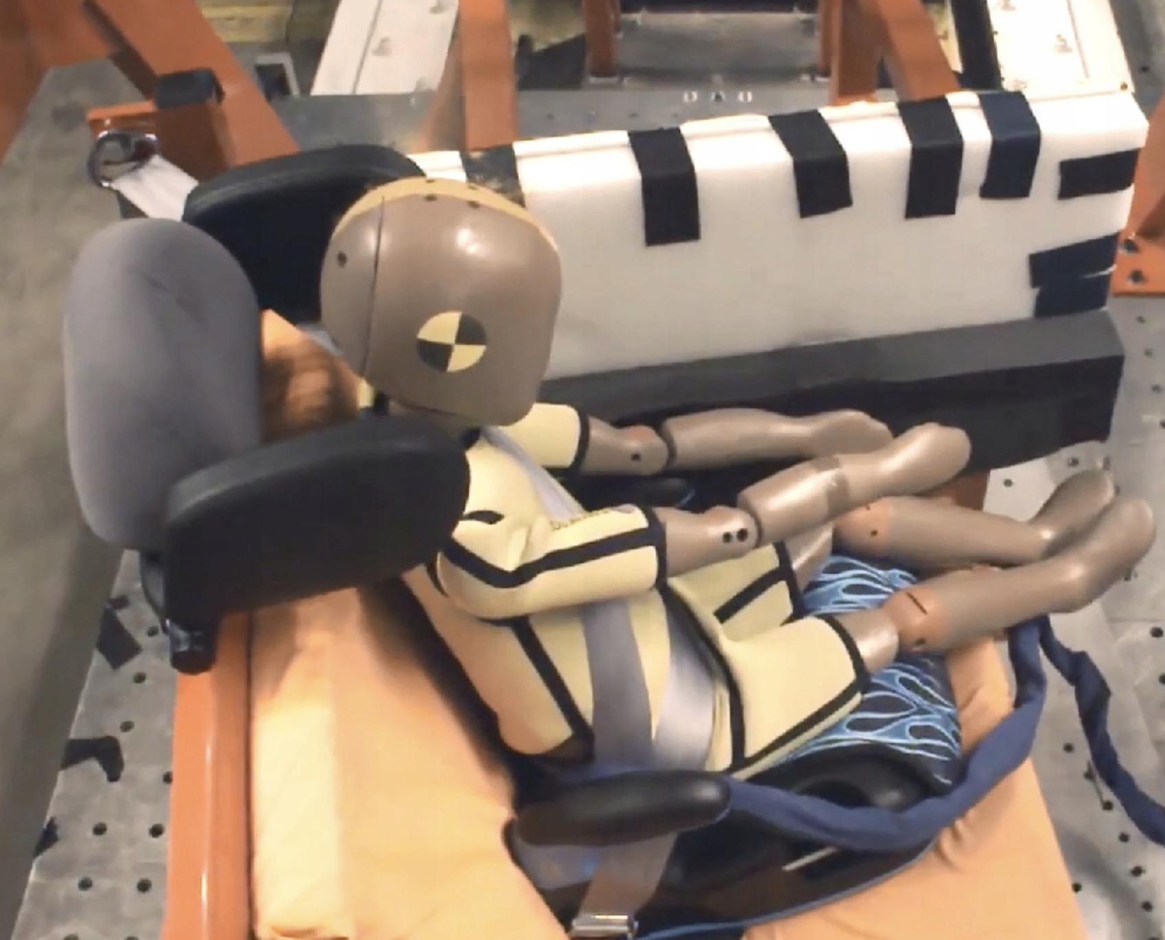 KOMFORTOWE OPARCIE NA GŁOWE DO SAMOCHODU ZAGŁÓWEK EAN (GTIN) 5903039724839