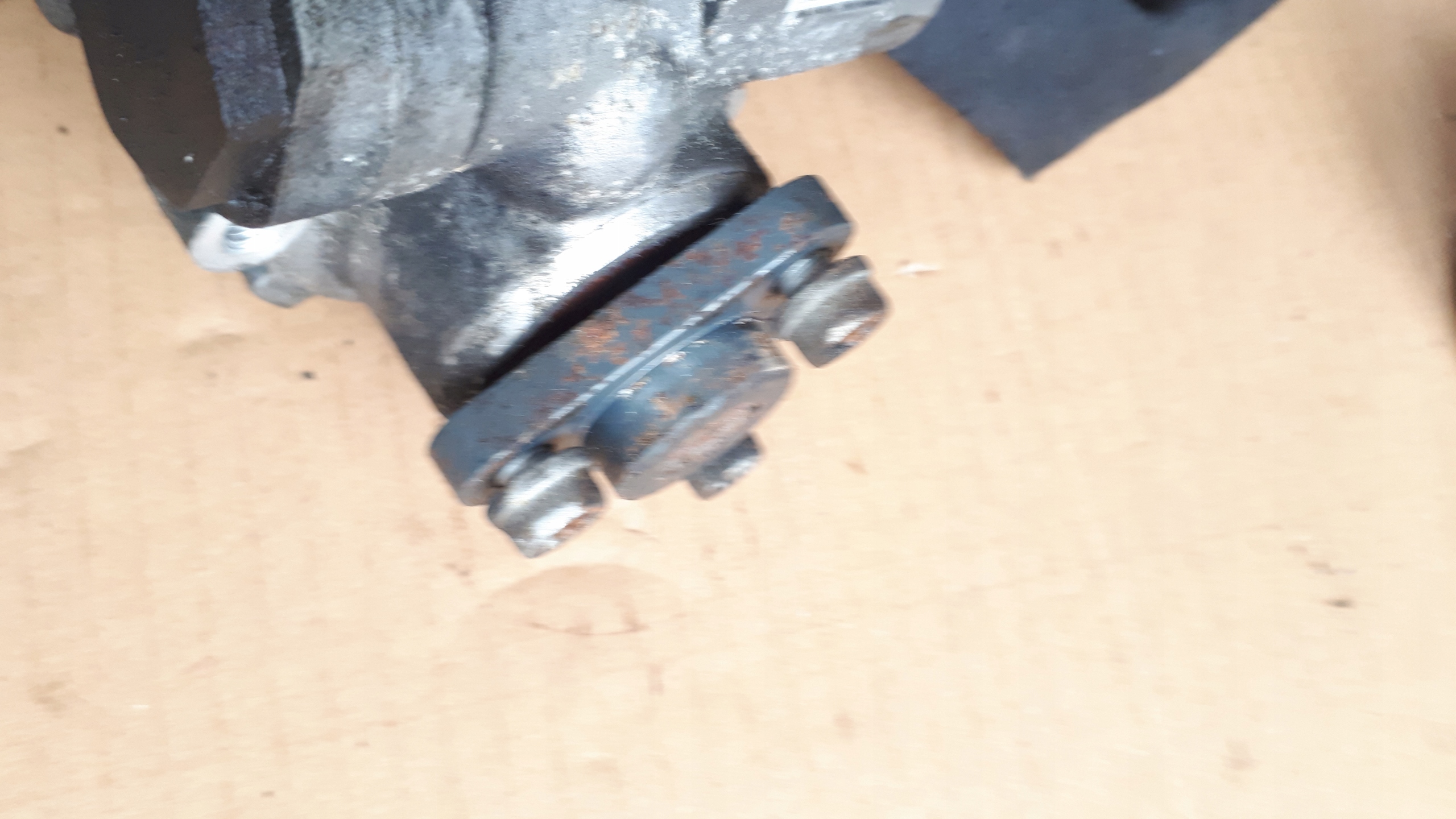 Audi OE 8K0145156L насос гур, рулевой системы