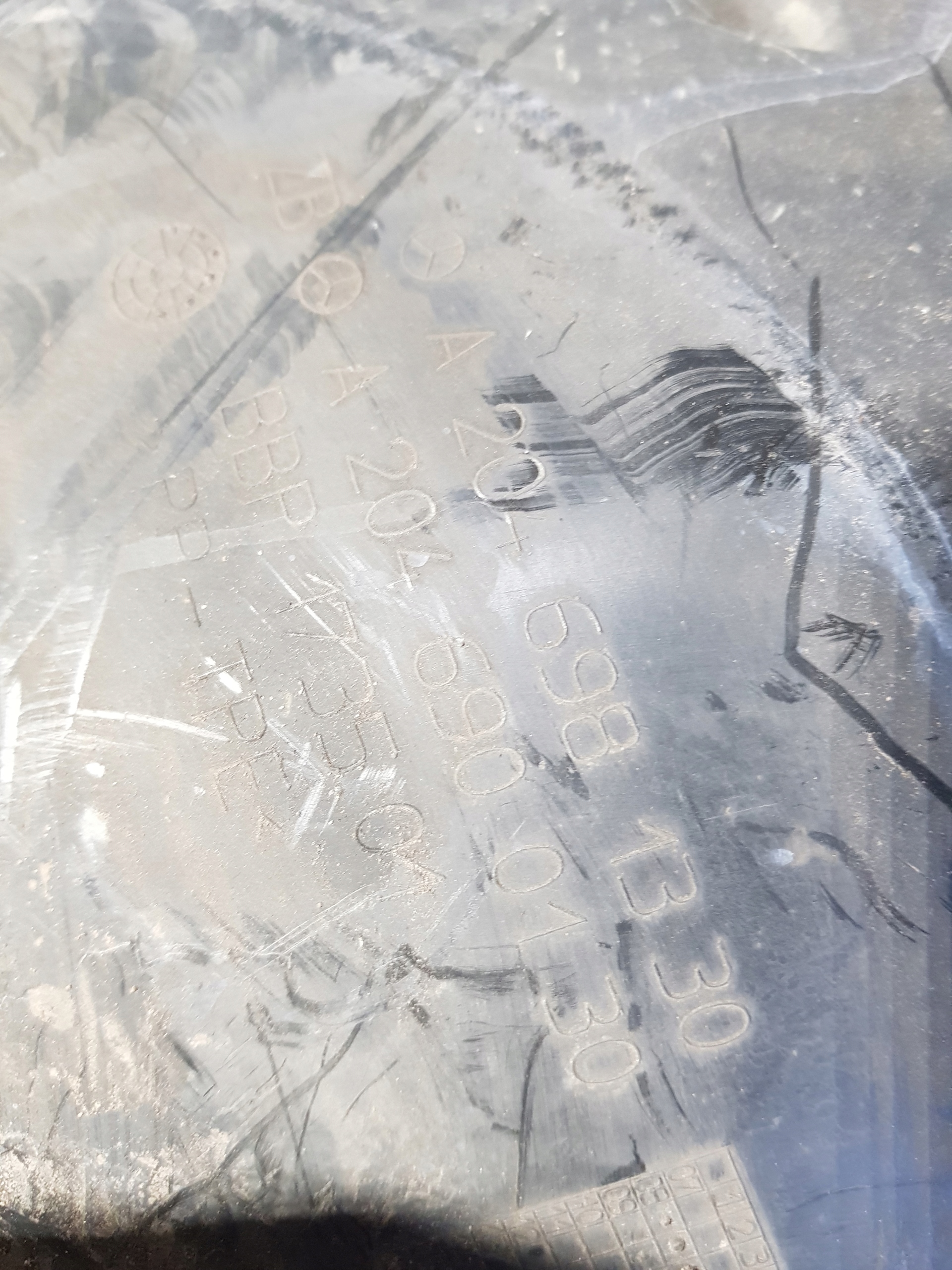 mudguard left front MERCEDES W204