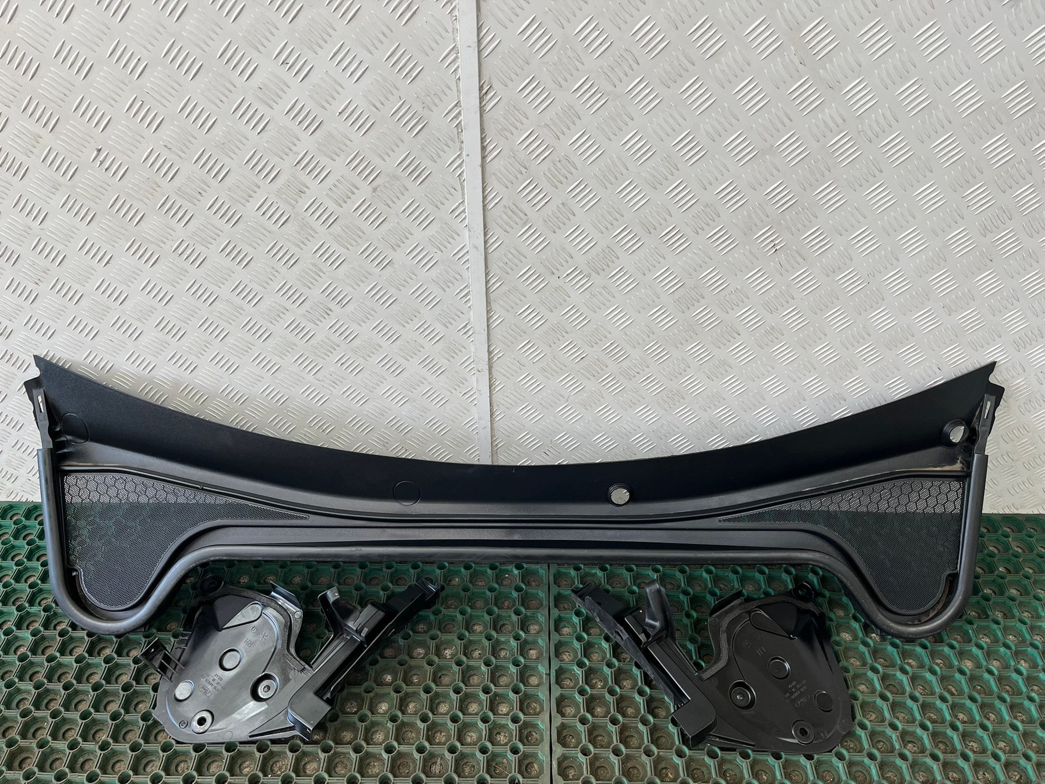 FORD FOCUS MK4 18-22 torpedo plastic + covers JX7B-A02222-AD