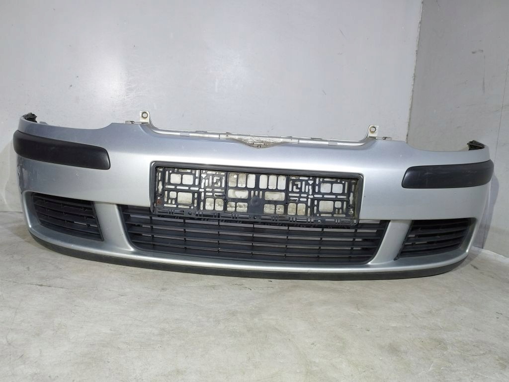 VW Golf V 5 nárazník předek přední