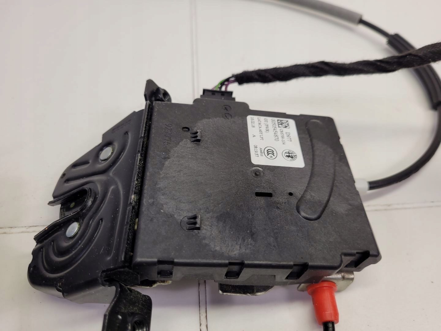 damper of a lock bonnet boot Alfa Romeo Stelvio 2017 670035621