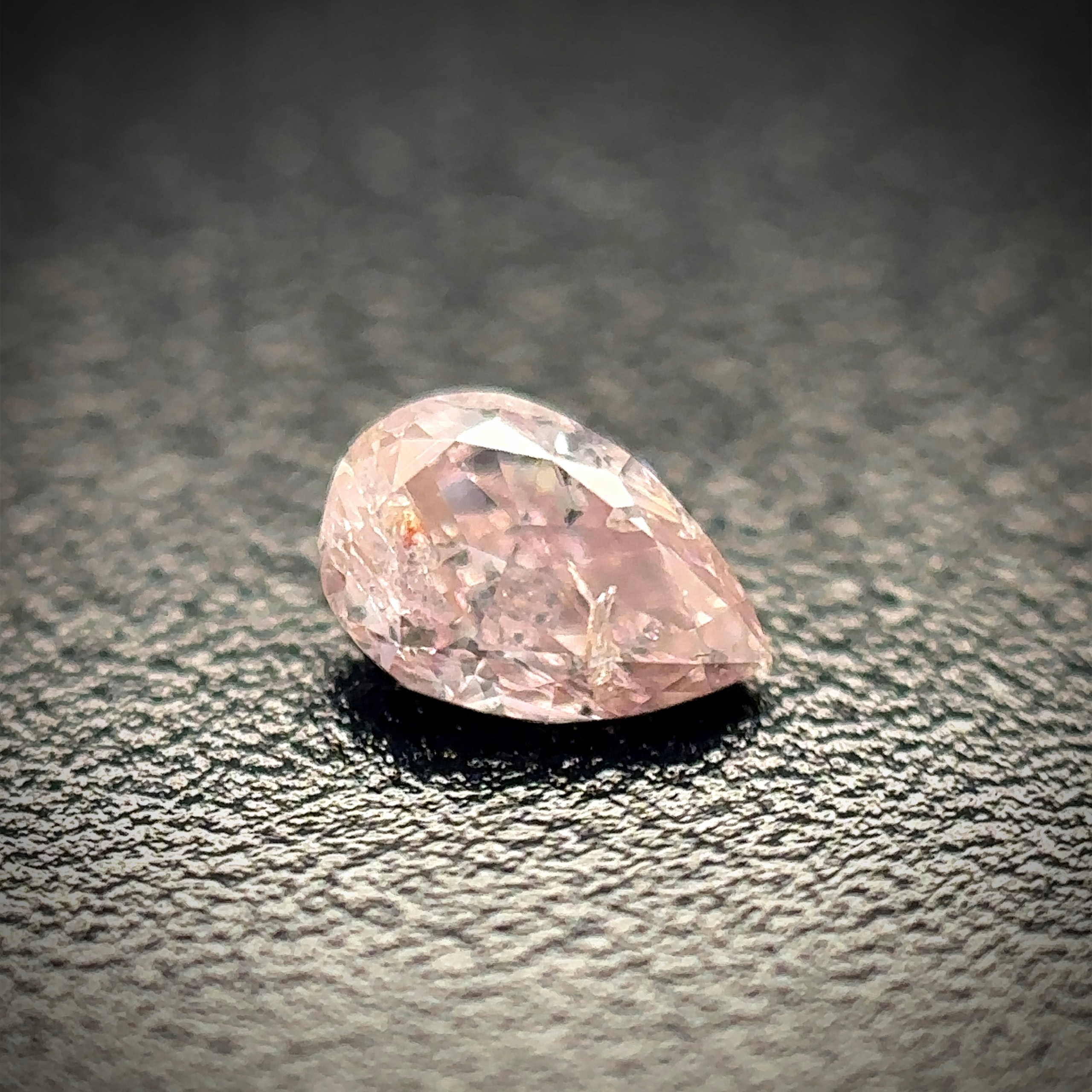 Přírodní diamant 0.06ct Růžová slza I1 Certifikát Algt