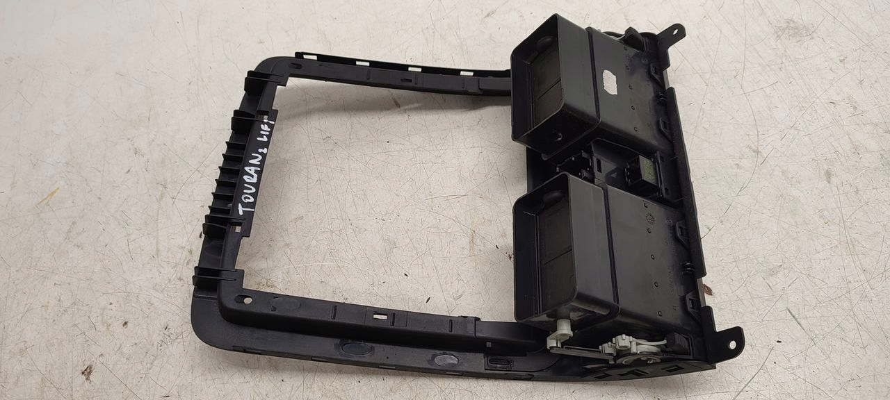 grid air conditioning devices consoles VW Touran 2,0 TDI DSG