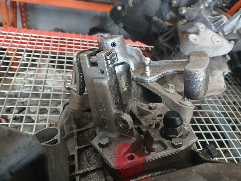 getriebe F17S374 1.4 Opel Corsa E + garantie + OLEJ