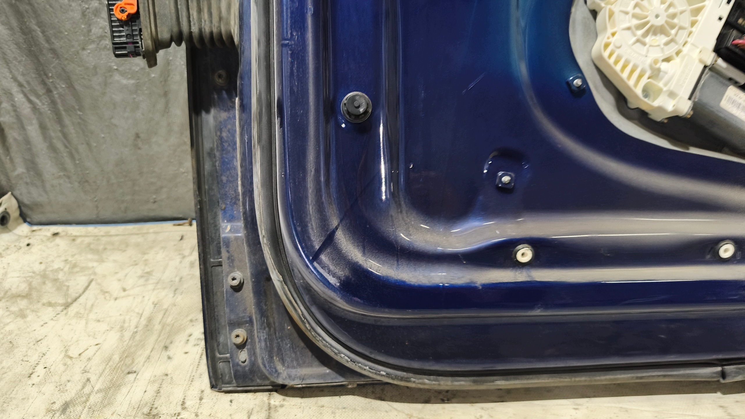 door right front VW GOLF V 2005r K: LD5Q