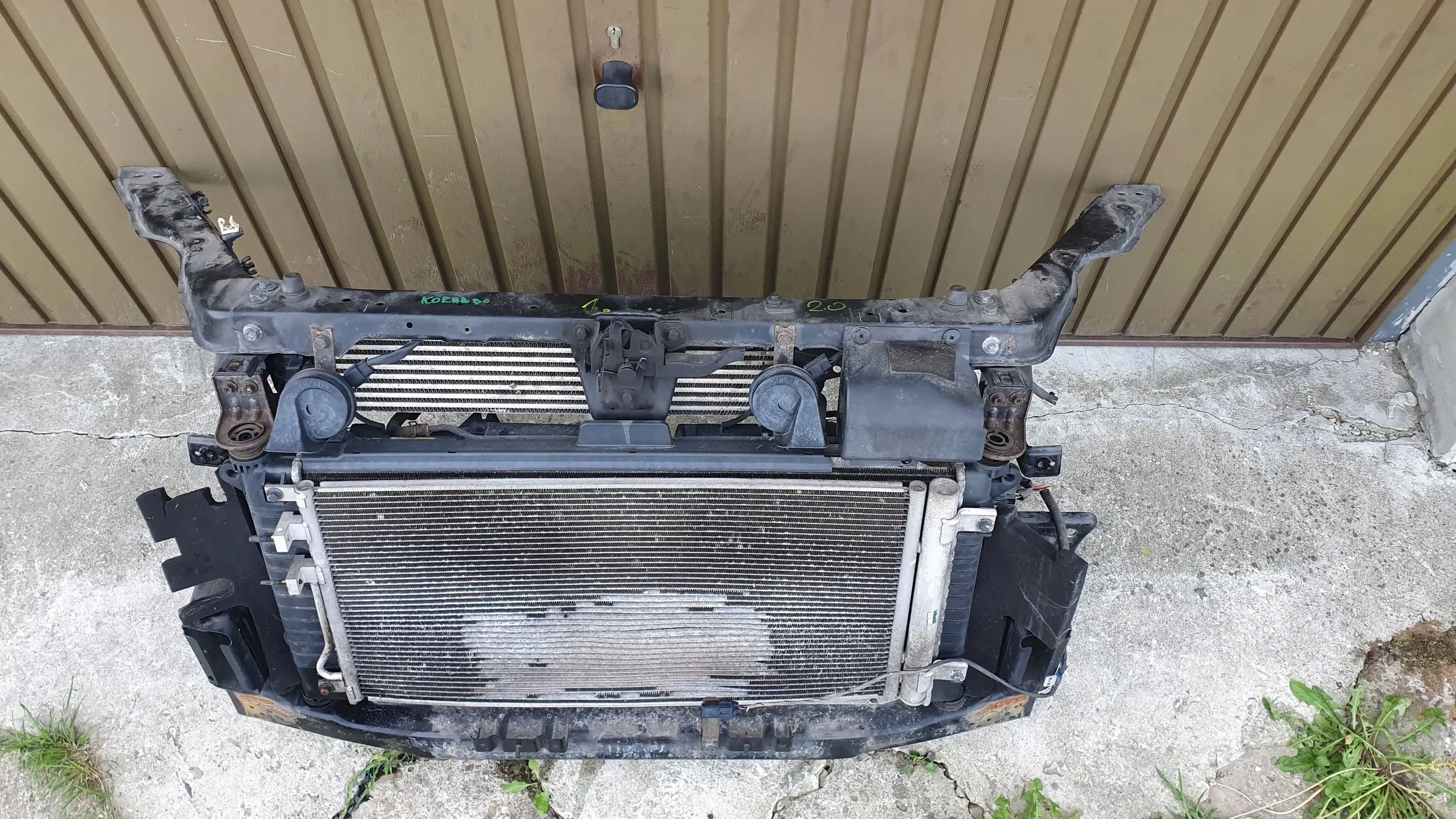SsangYong Korando 3 10- 2.0 XDI Automat support panel for radiators pillar radiator