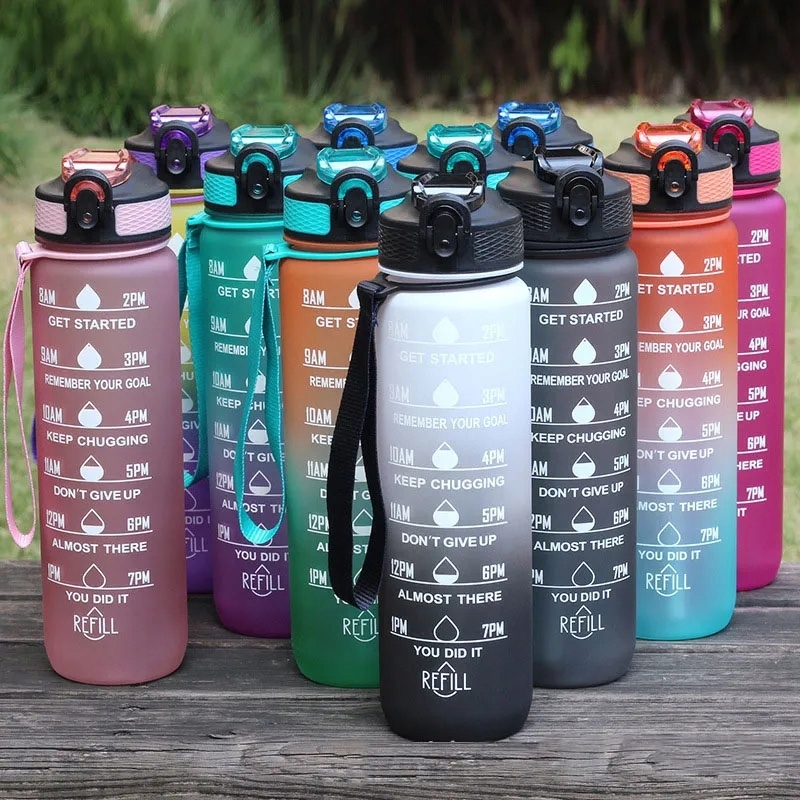 BUTELKA NA WODĘ BIDON SPORTOWY Z MIARKĄ Z PODZIAŁKĄ NA SIŁOWNIE FITNESS 1L Marka inna marka