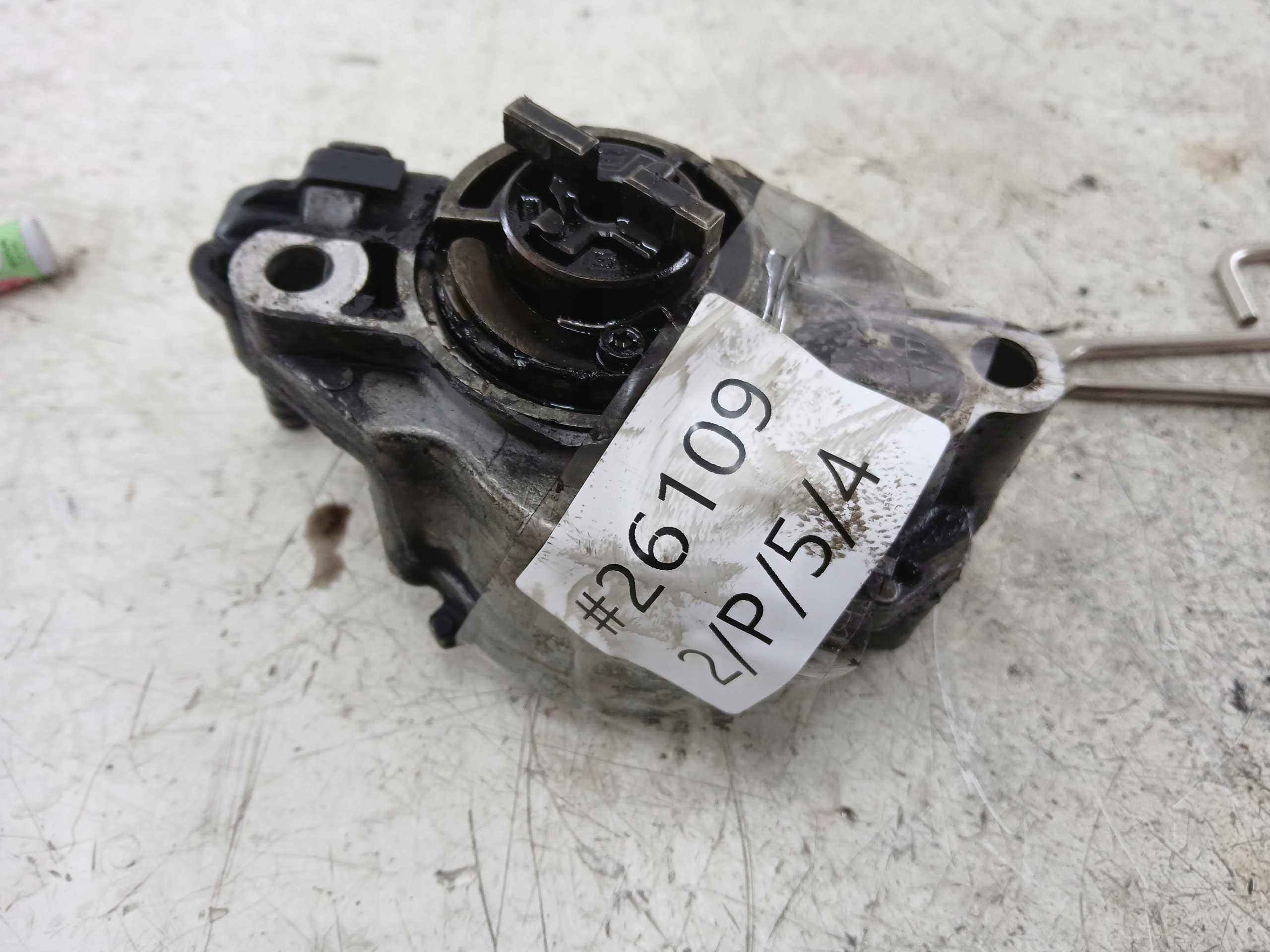 FORD FOCUS MK2 1.6 TDCI pump vacual VACUM D156-2C1