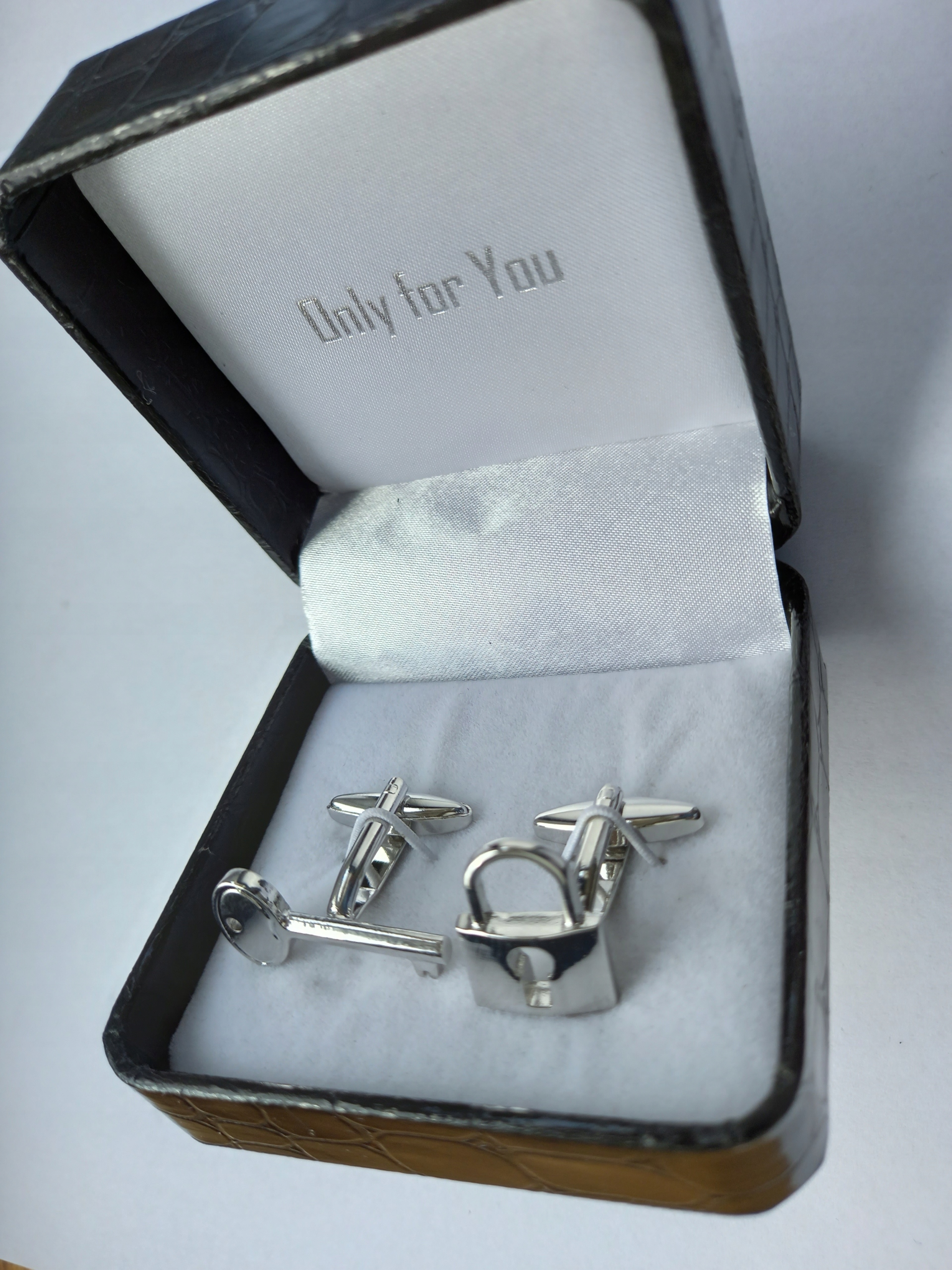 Manžetové knoflíčky na košili Klíčenka a visací zámek