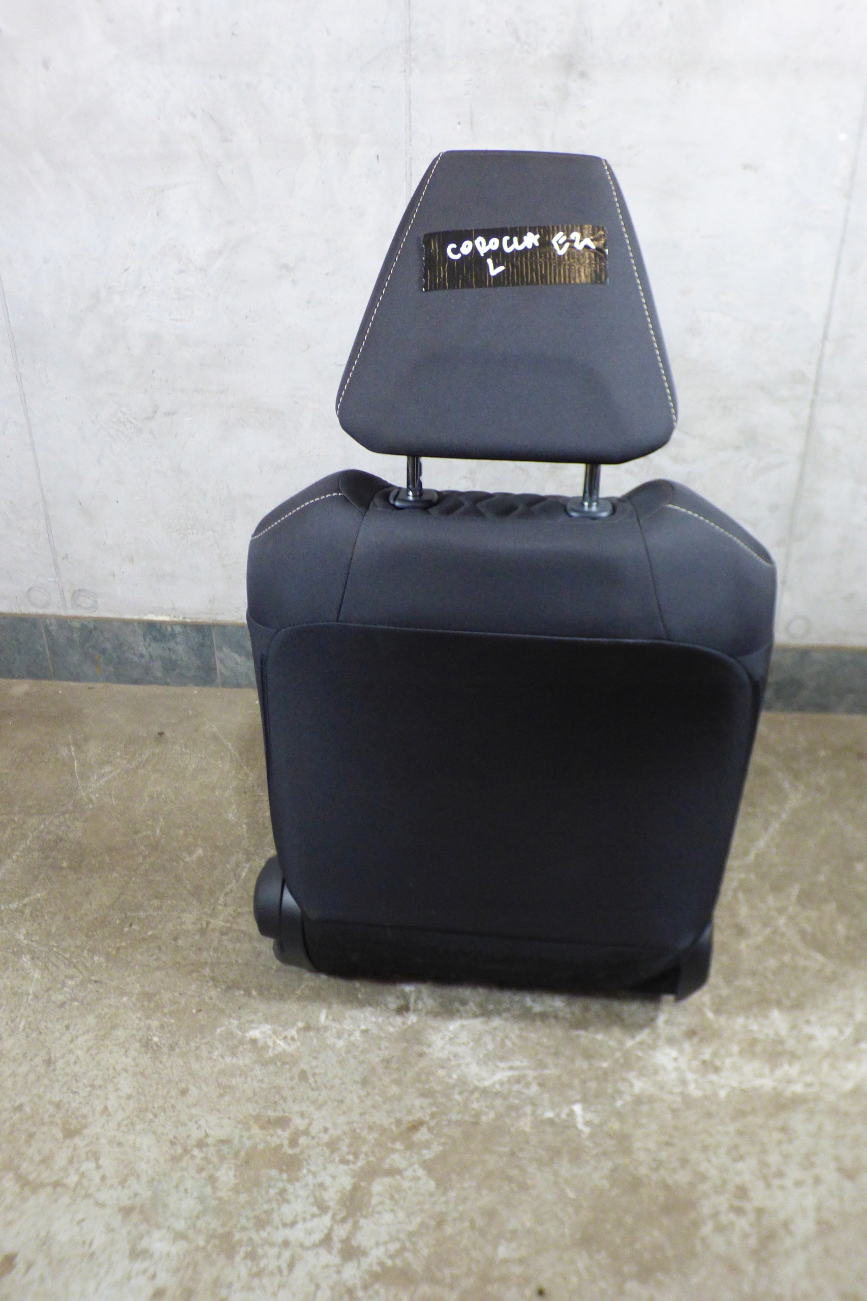seat left driver´s st.BDB as new TOYOTA COROLLA XII E21