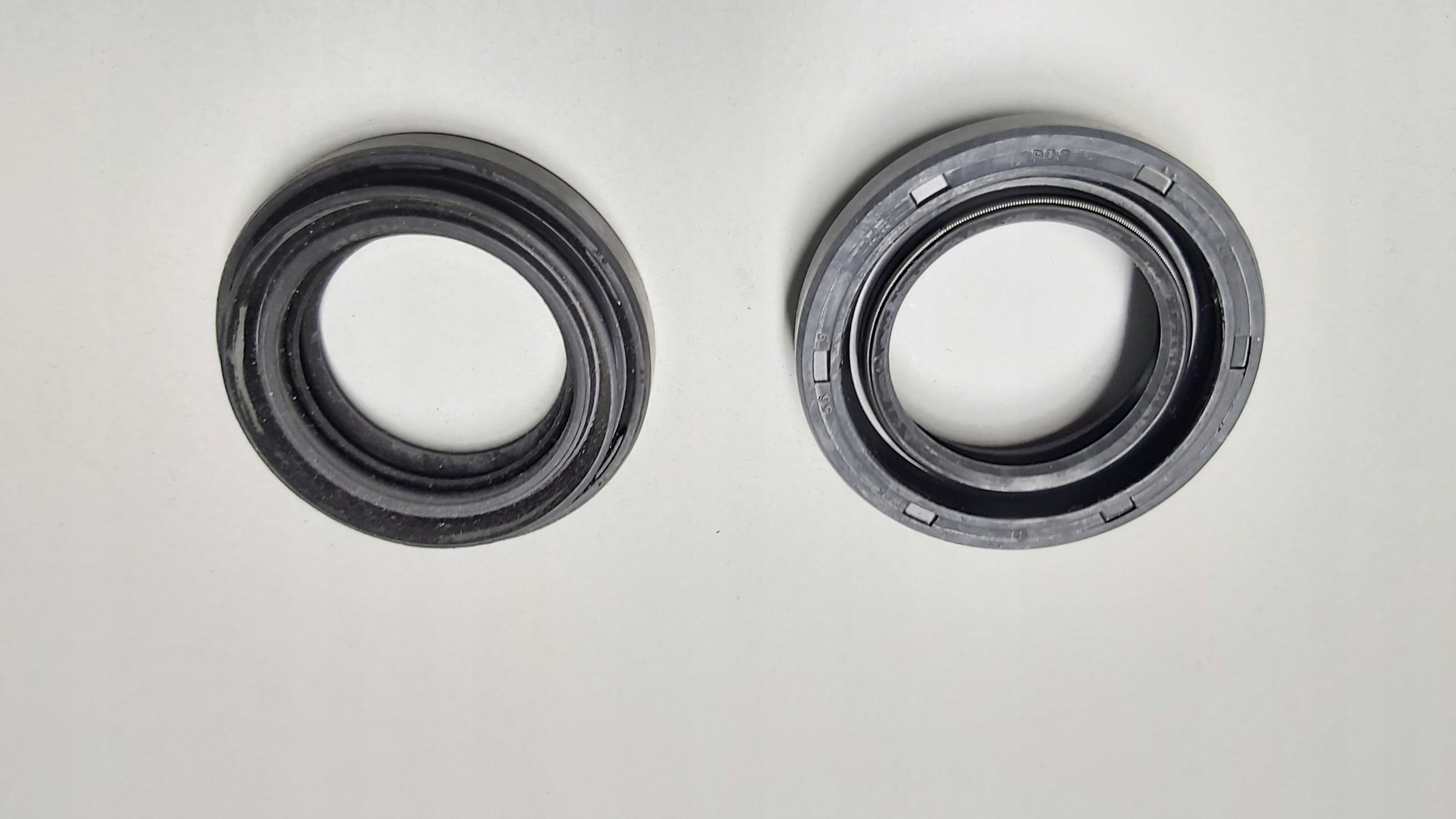 USZCZELNIACZ 0F00427238 PÓŁOSI WAŁU ORYGINAŁ