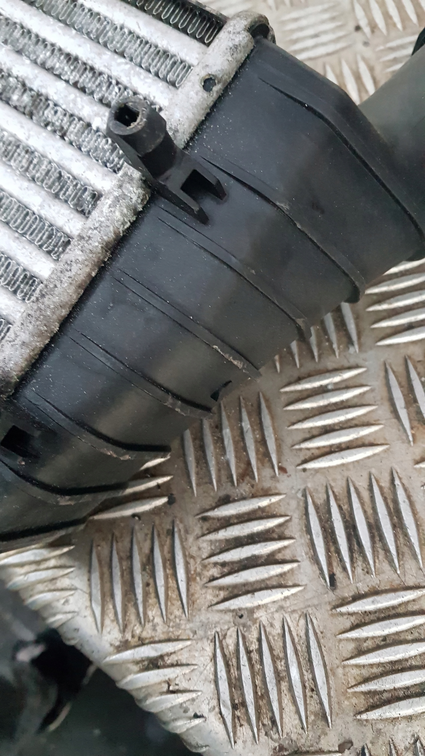 VW PASSAT B5 intercooler hose 2.5 TDI 059145806 right