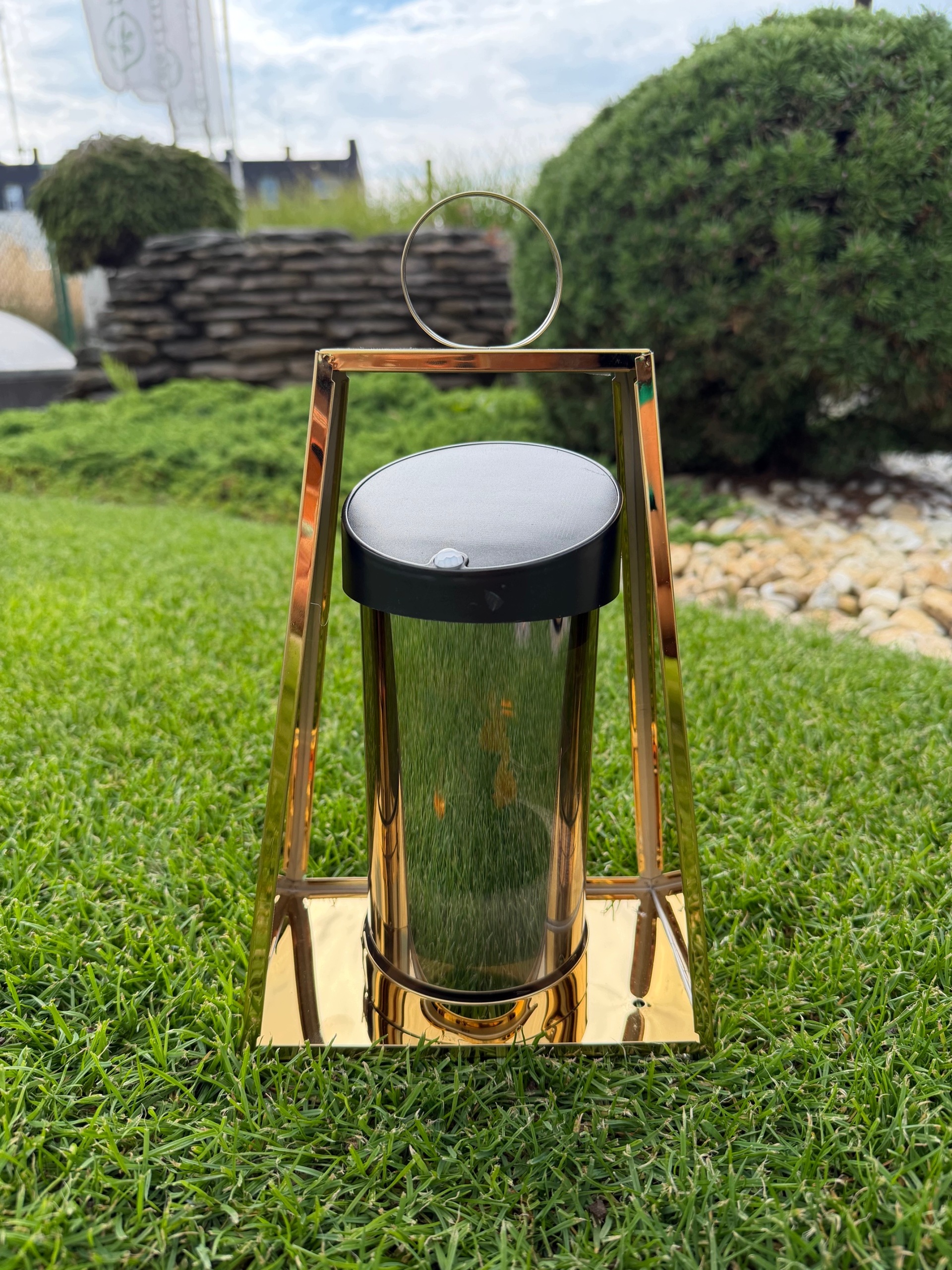 Hřbitovní Svíčka zlatá – moderní náhrobní lampa s držákem 32 x 17 cm