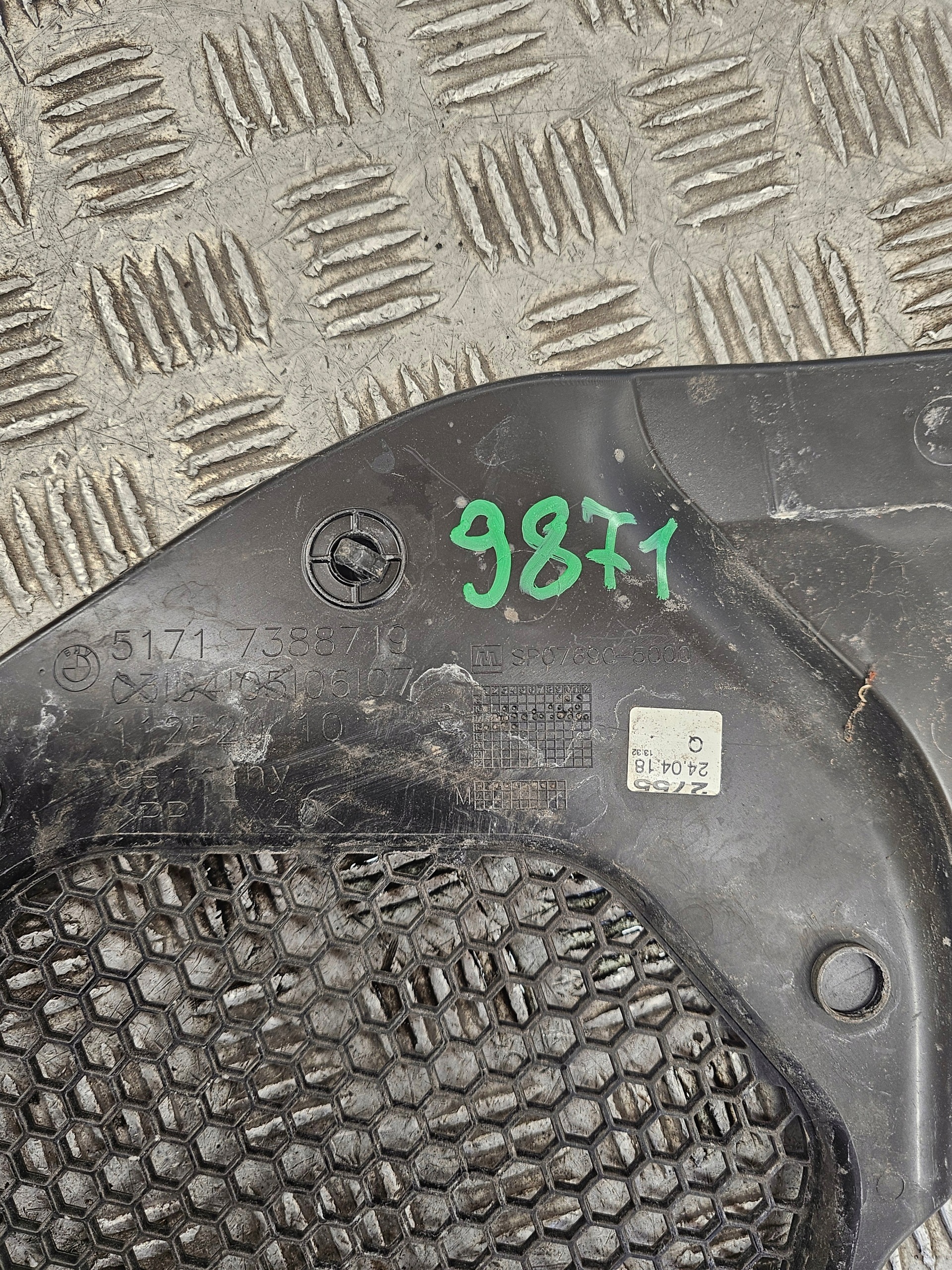 BMW 5 G30 G31 cover torpedo left 7388719