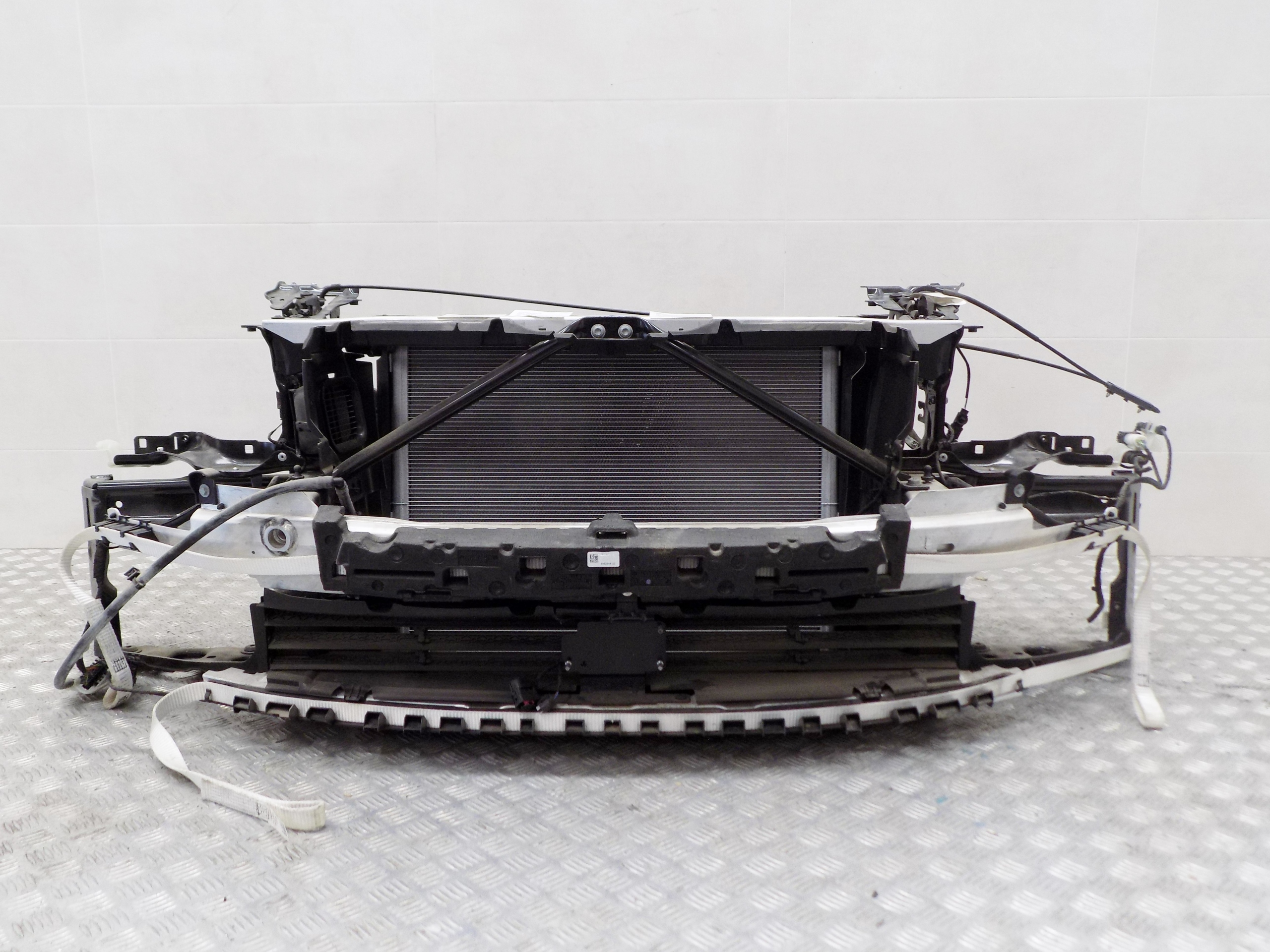 BMW 6'G32 PAS PRZEDNI CHŁODNICE 540Xia 340PS Numer katalogowy części BMW G32 PAS 540XiA