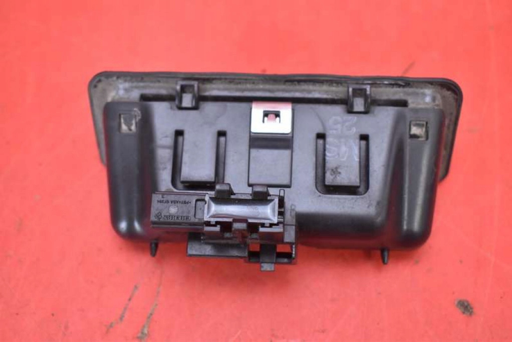 handle button bonnet rear part 7118158 BMW E91 08-13