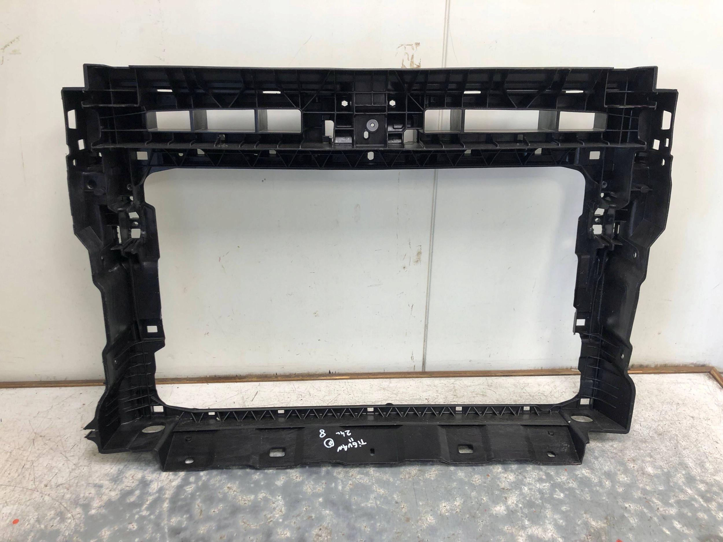 support panel for radiators pillar VW TIGUAN II 5NA805594L
