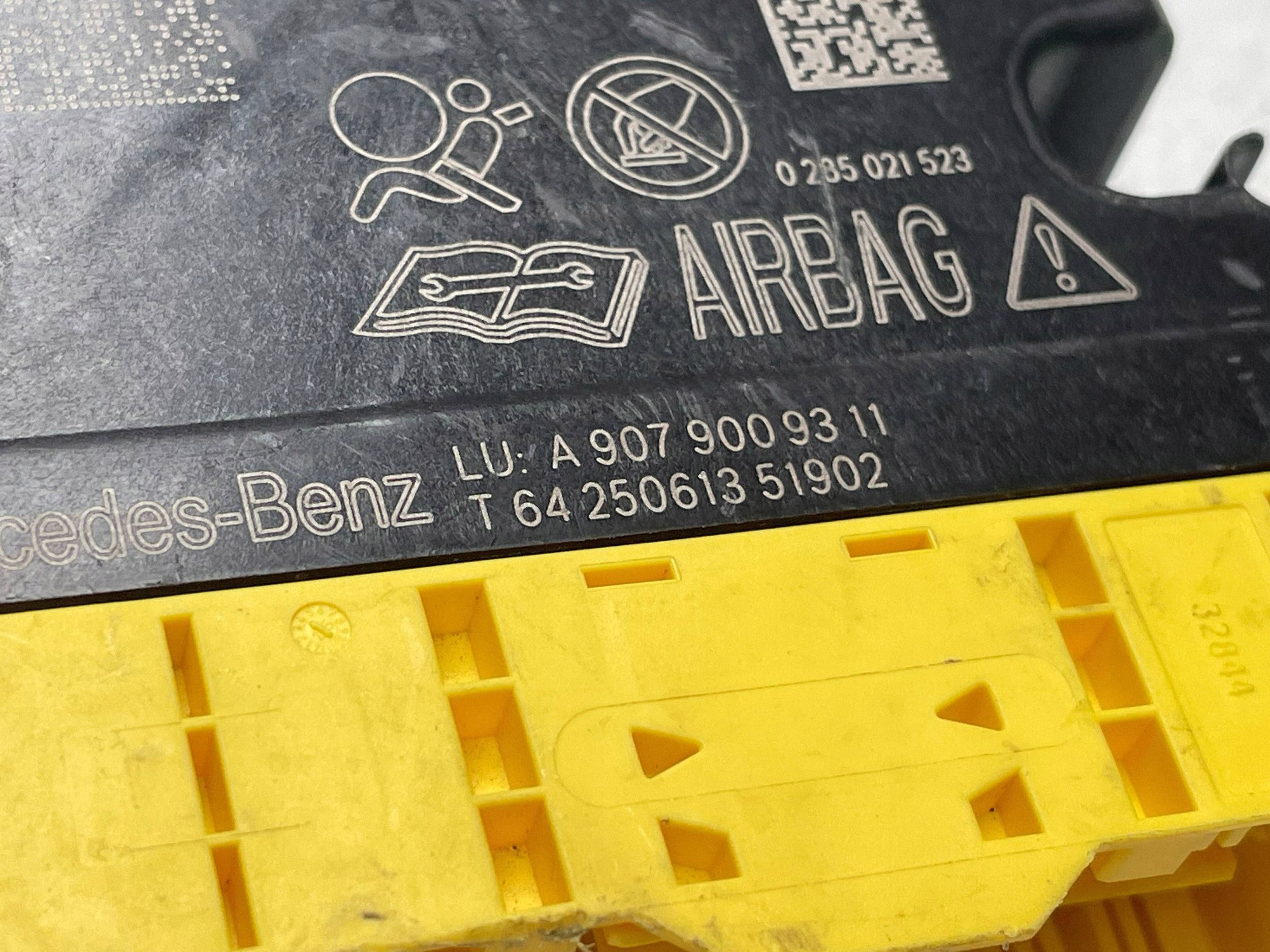 control unit airbag MERCEDES-BENZ SPRINTER W907 W910 A9079009311 @M