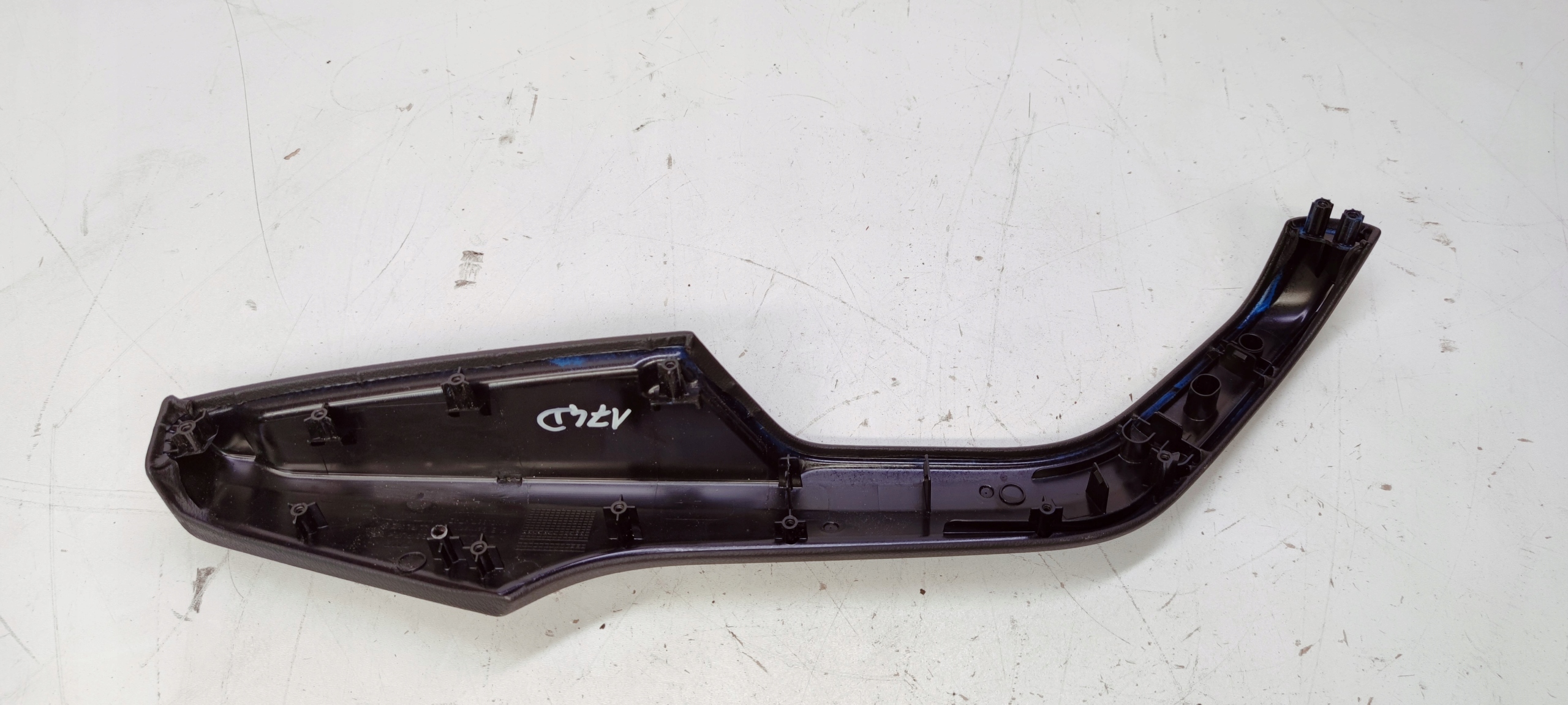 armrest right front AUDI A4 B9 8W0867174D