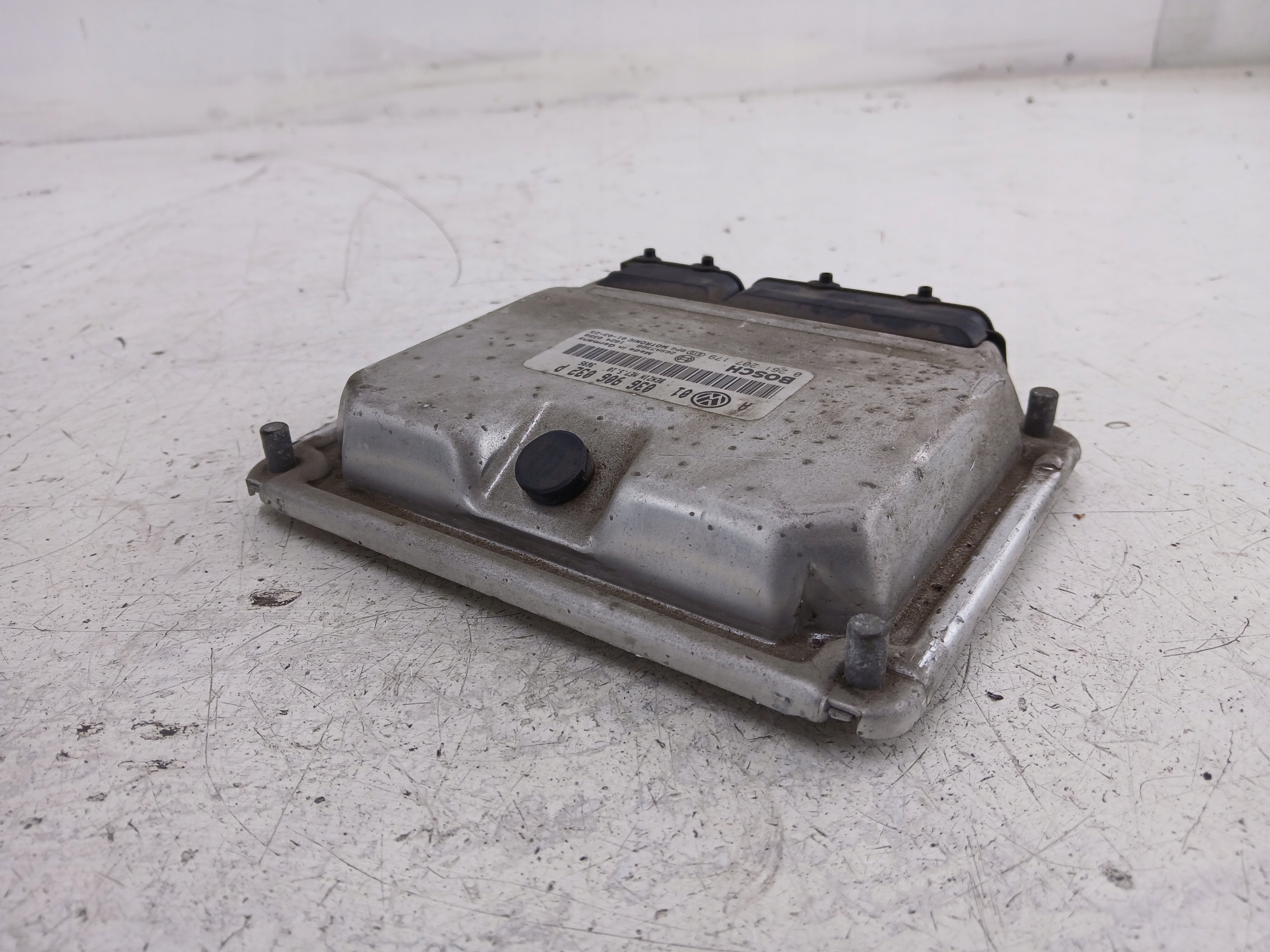 VW GOLF IV 1.4 control unit of the engine 036906032P