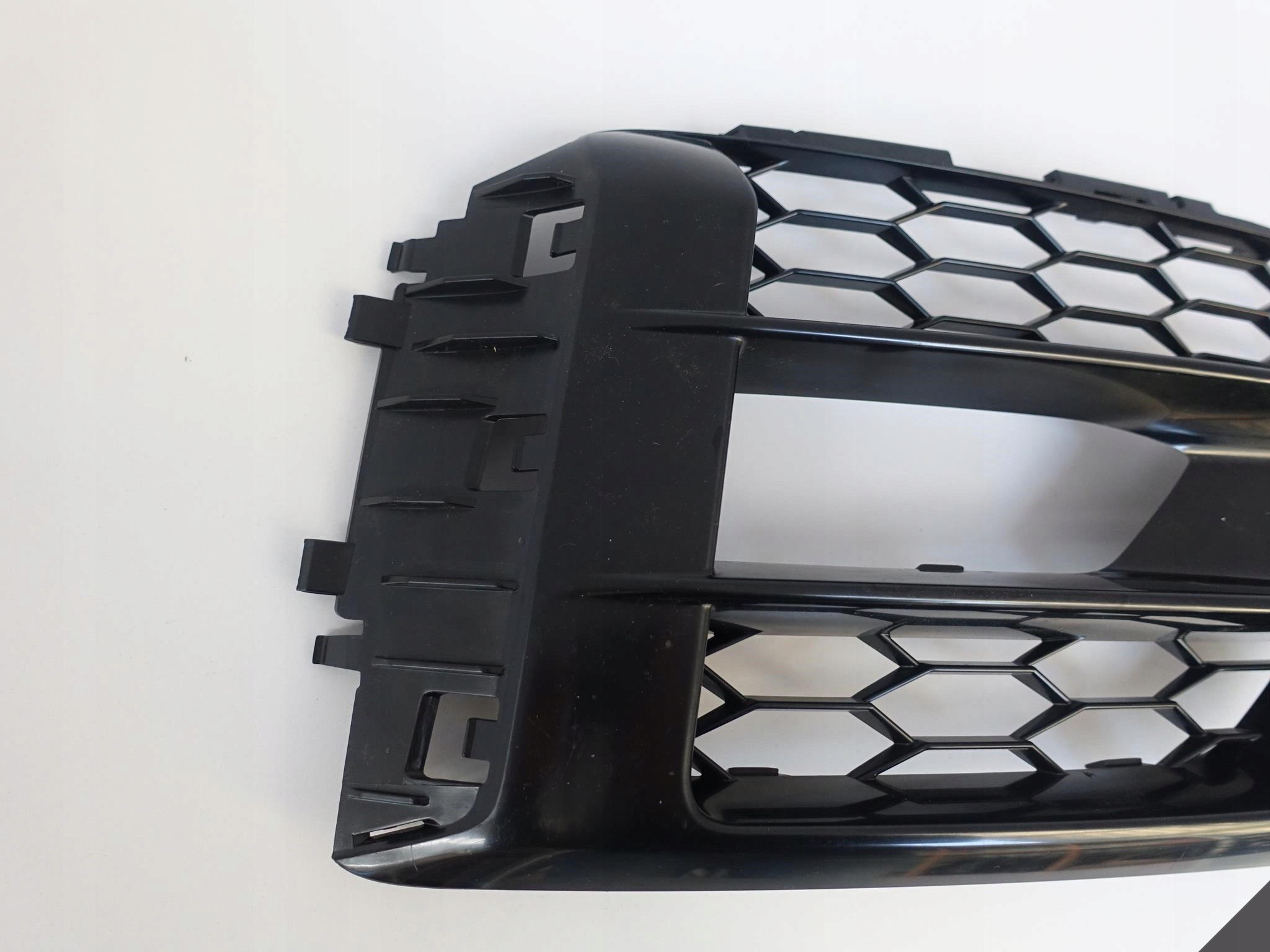 AUDI Q2 81A S-LINE 16- bumper grid left front