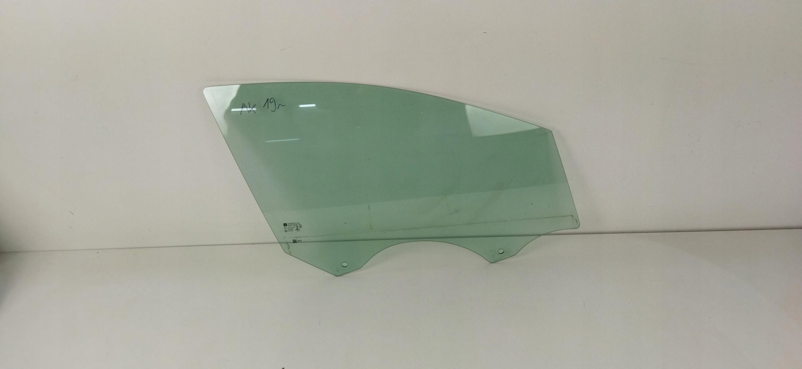 ASTRA K V SZYBA DRZWI PRAWY PRZOD PRZEDNIA 19R