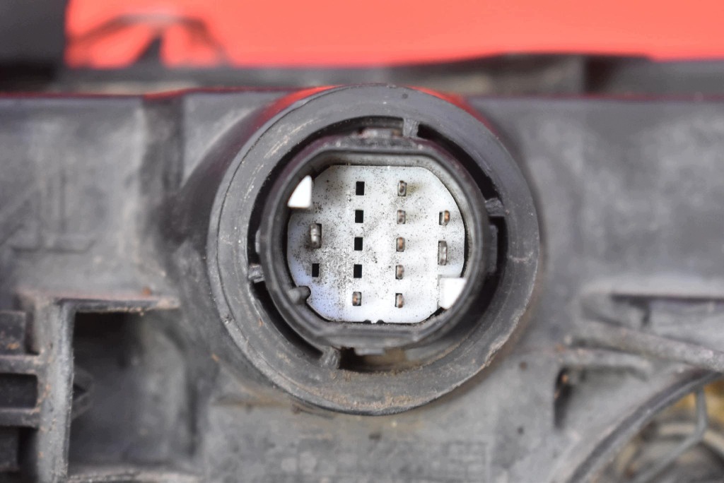 REFLEKTOR right light front EU 40785748 FIAT STILO 01-10