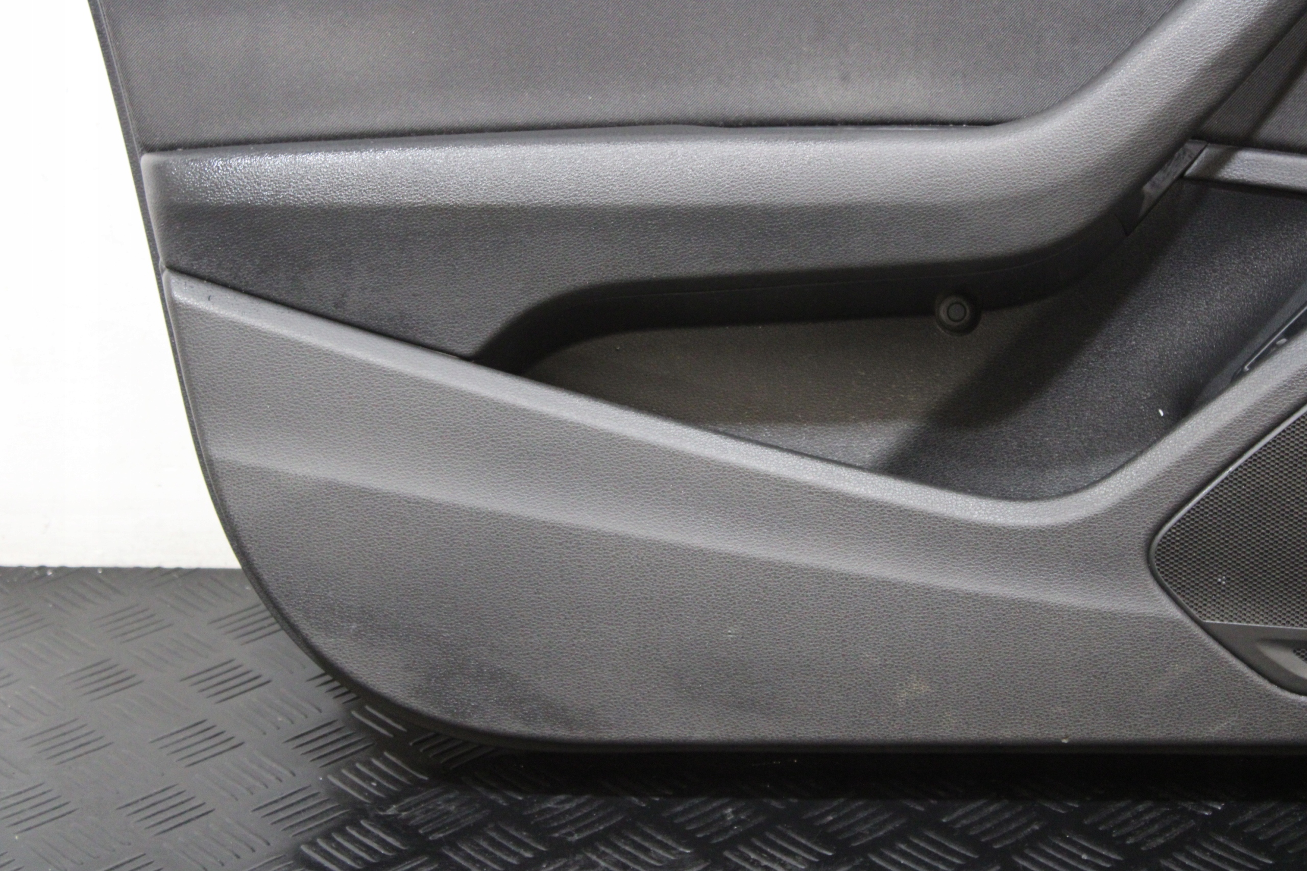 upholstery side door left front AUDI A4 B9 8W0 8W9