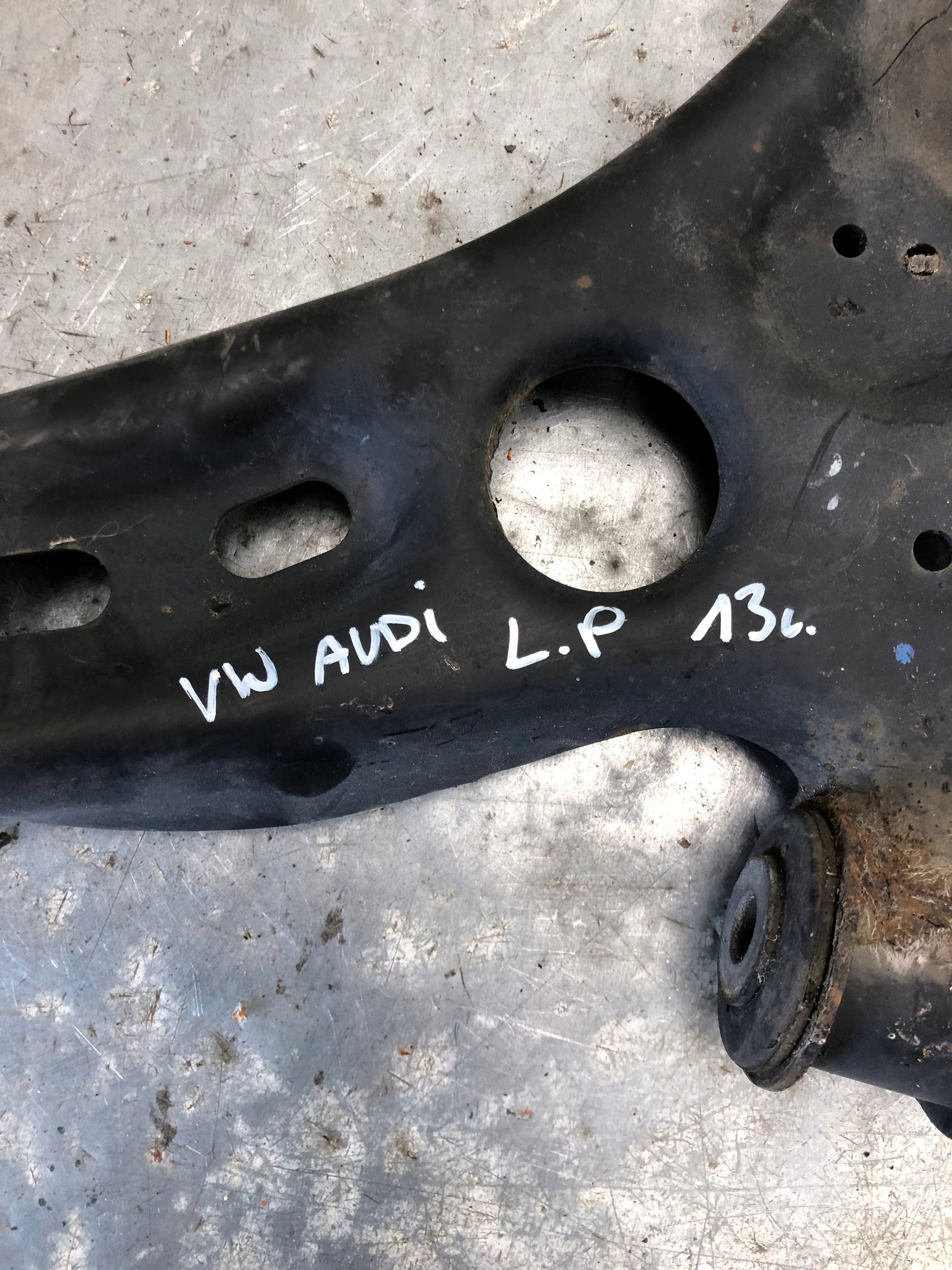 arm left front VW SKODA AUDI 1K0407151BC