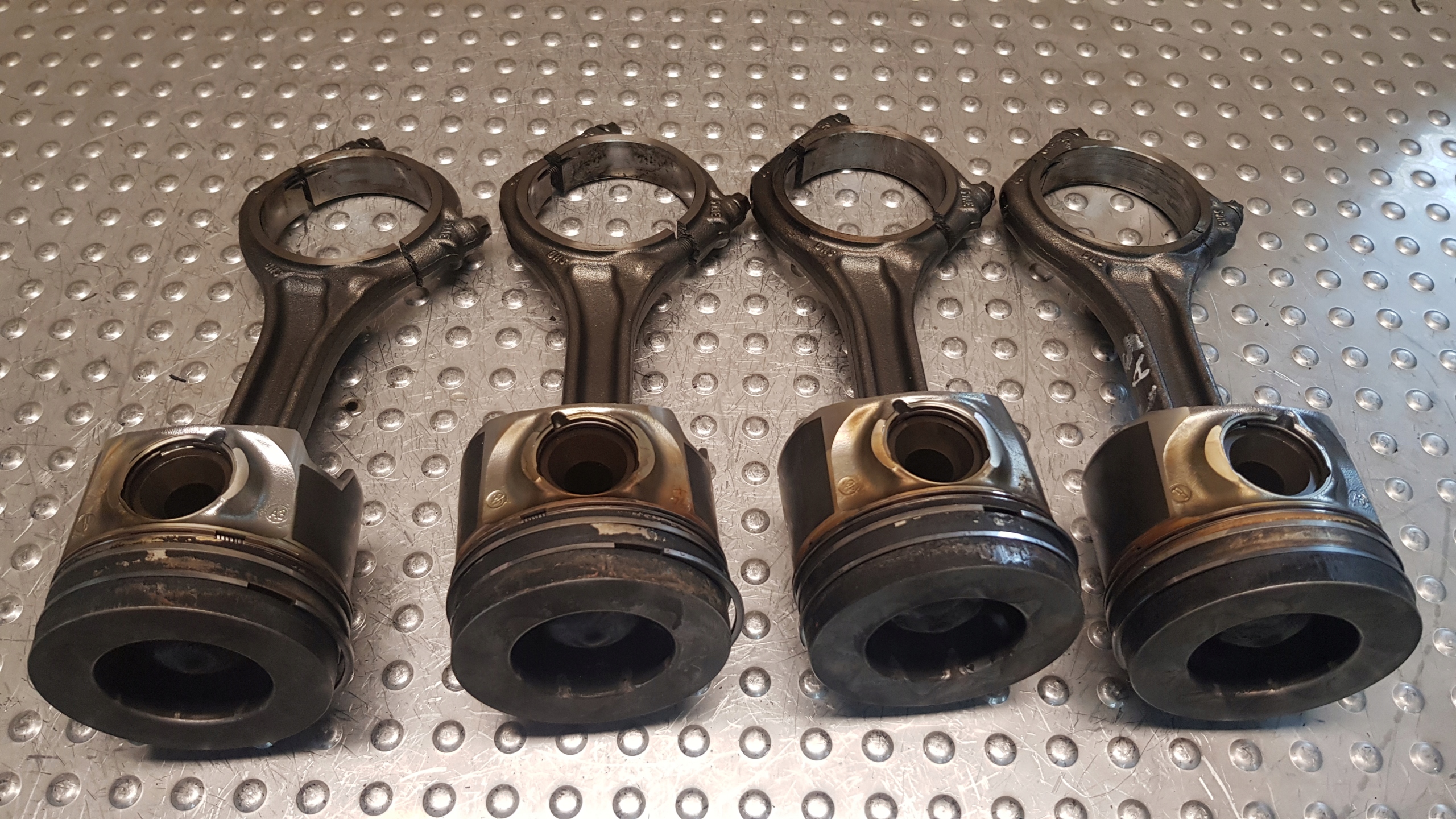 Piston Bielle KPL 059AE 83L82 AUDI A8 D4 Q7 TOUAREG 3.0 4.2 TDI CDS CAS