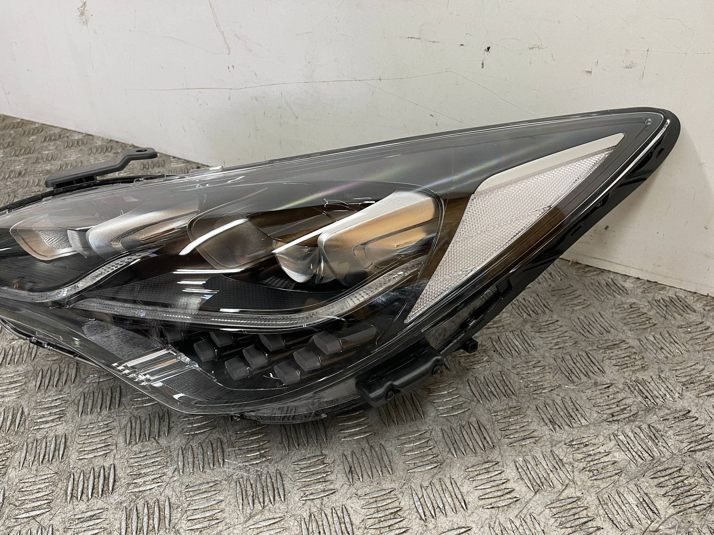 REFLEKTOR light FULL LED left KIA STINGER CK 17- 92101-J5