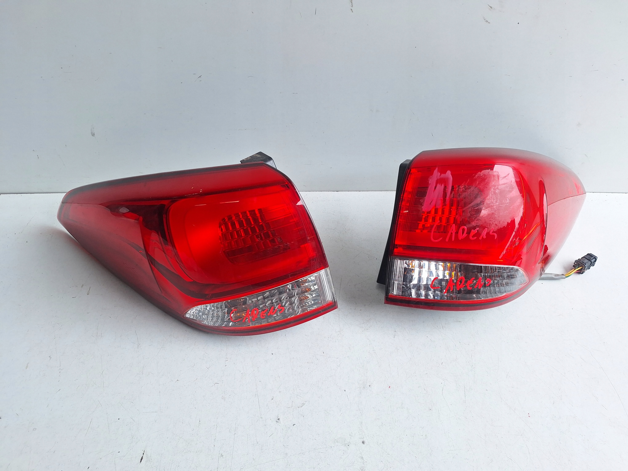 kia CARENS IV 12-16 фонарь левый