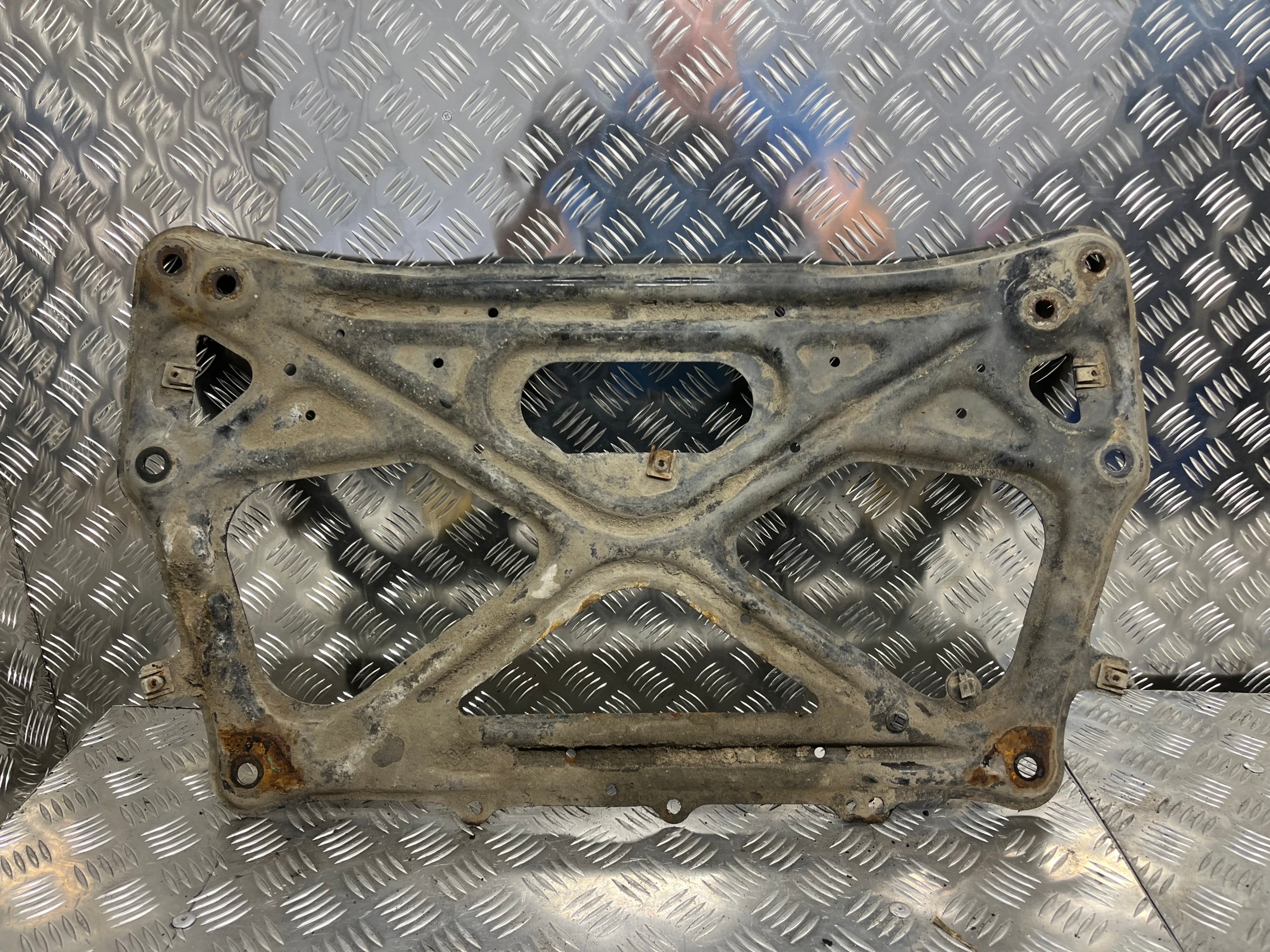 sider below engine pillar AUDI A6-C7 3.0 TDI