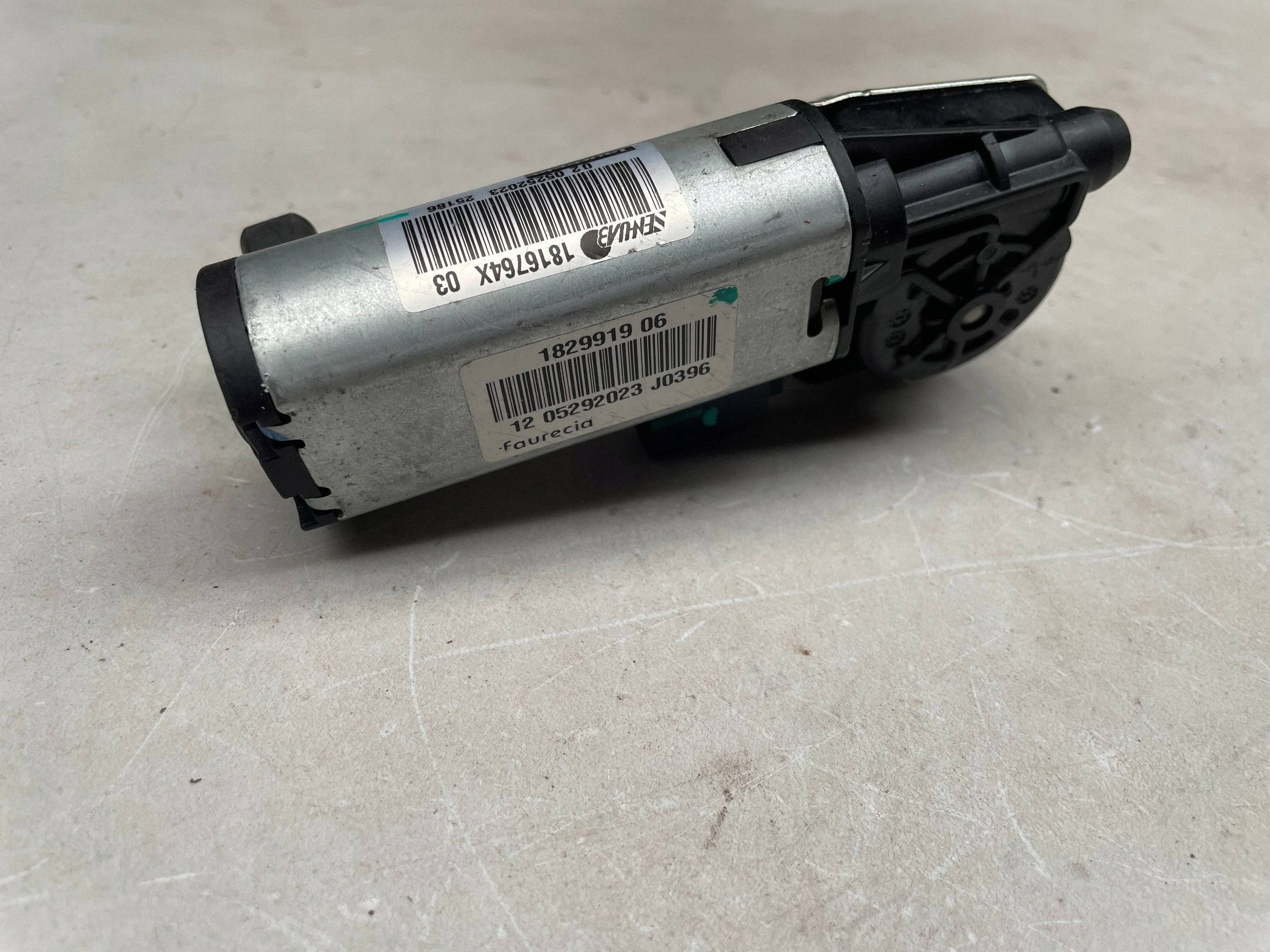 Motor SITZ PORSCHE TAYCAN 9J1 1816764X @M