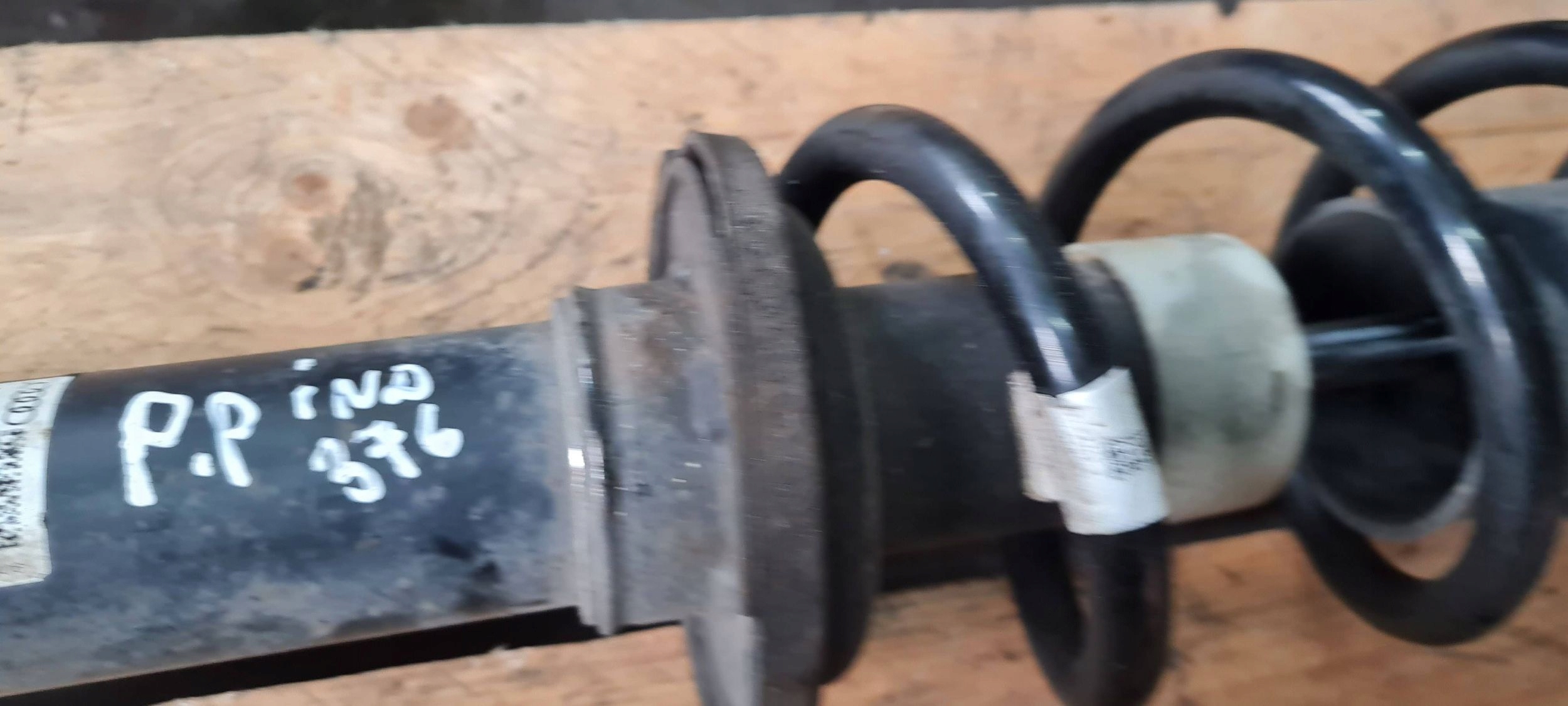 A4 B9 8W shock absorber left right front 2.0 TDI 8W0031AK A5 8W
