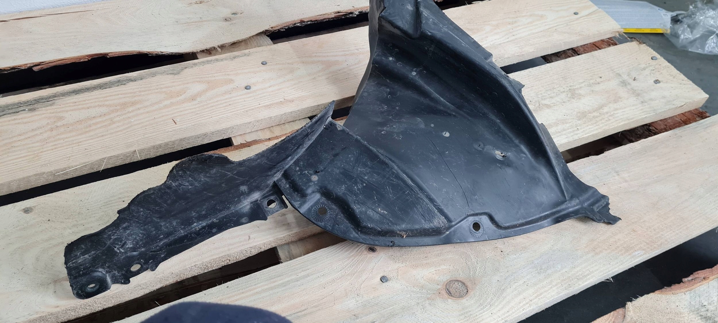 SQ8 Q8 SPOILER NADKOLA left front front 4M8853887E