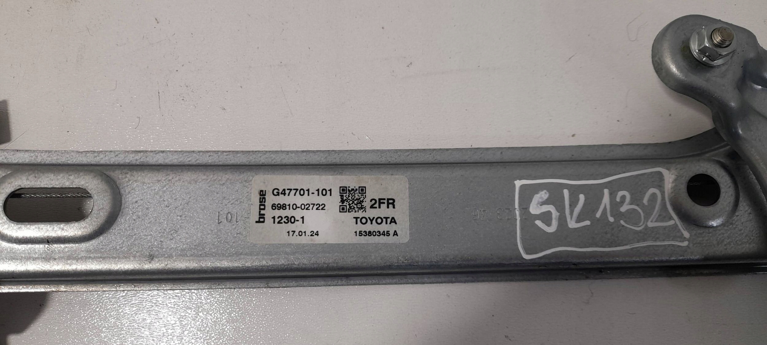 Toyota Corolla E21 window regulator front right 6981002722 (SK132)