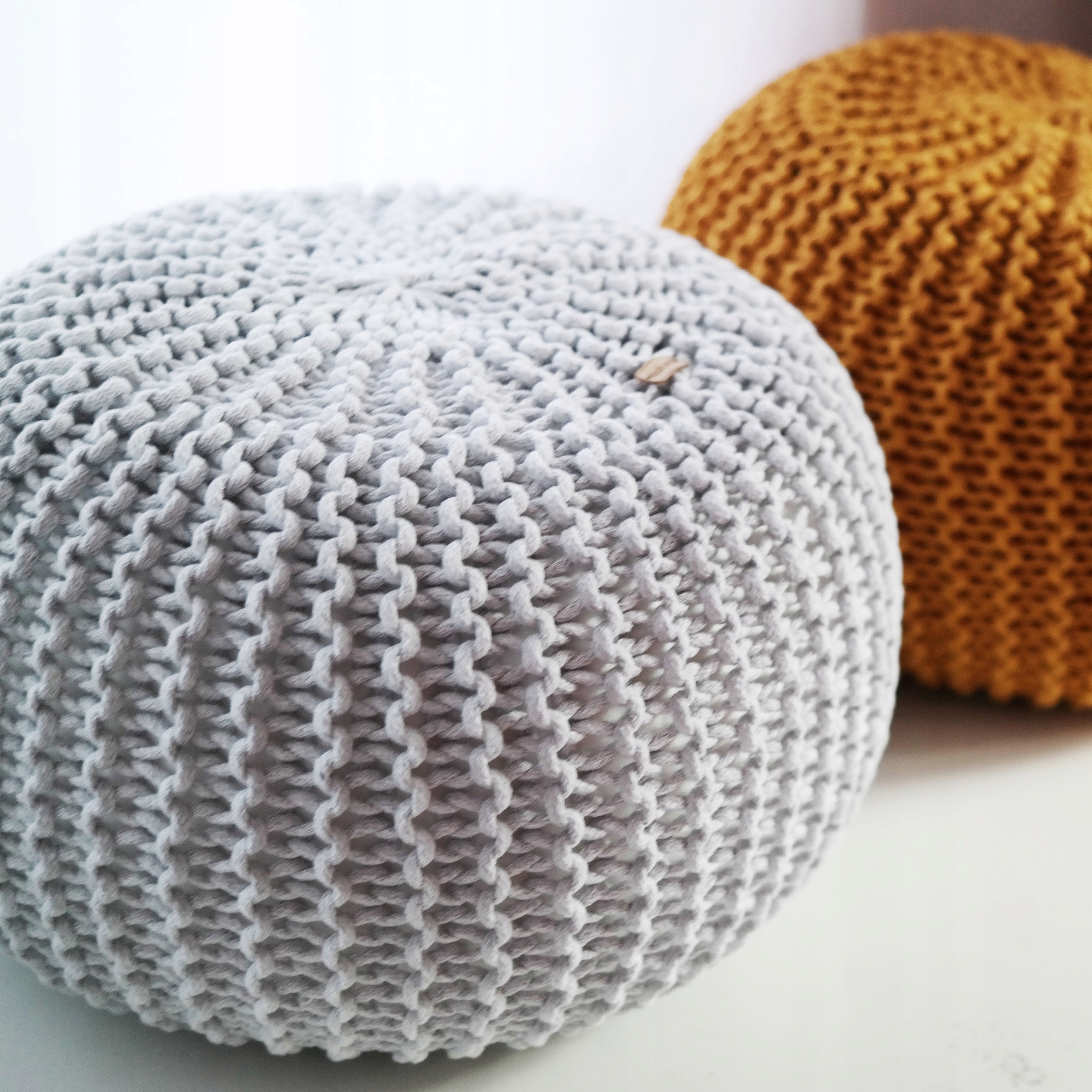 PUFA DO SALONU 50x40 PLECIONA DZIERGANA ZE SZNURKA Marka Knit Home